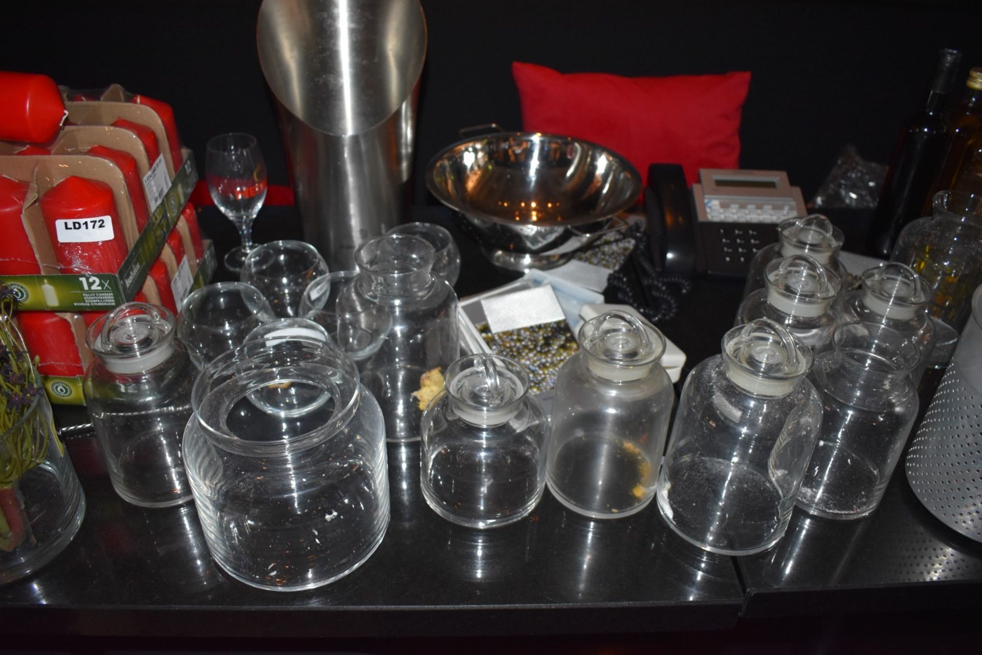 Approx 80 x Assorted Items of Various Kitchenware - Includes Pans, Utensils, Candles, Colanders, - Image 16 of 21