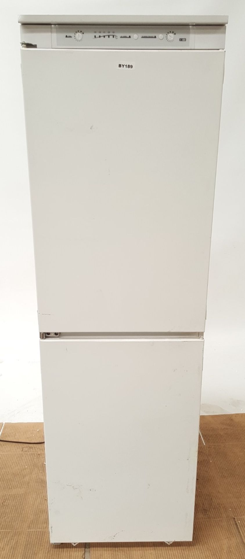 1 x Prima Integrated 60/40 Frost Free Fridge Freezer LPR356A1 - Ref BY189