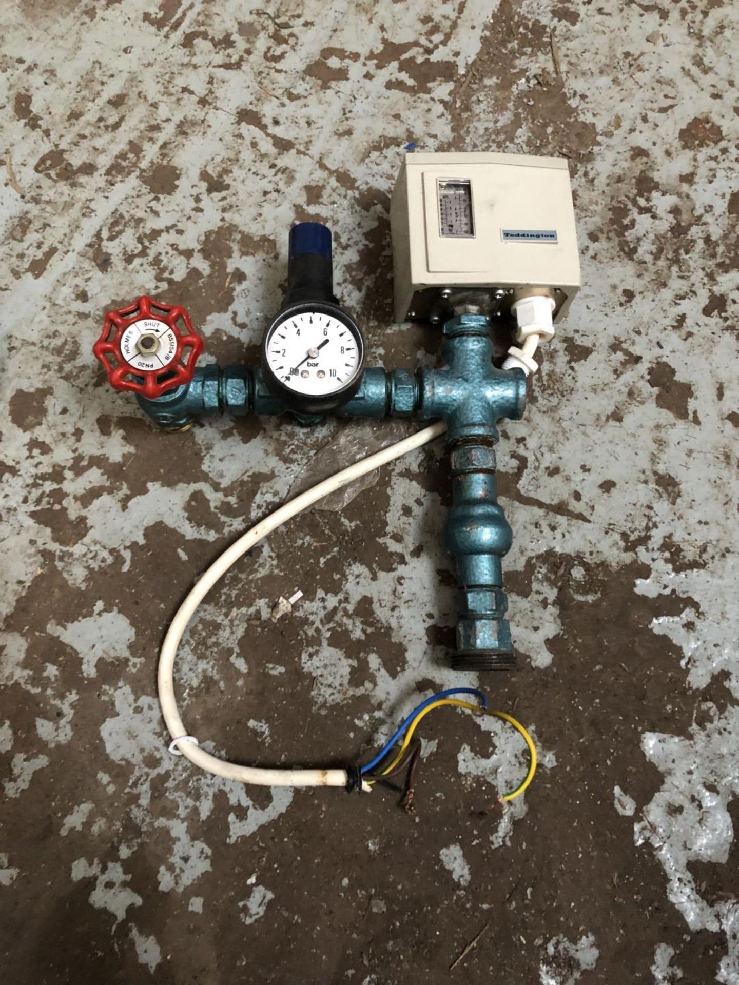 Lot Of Water Pressure Appliances - NP003 - CL344 - Location: Altrincham WA14 - Image 3 of 7