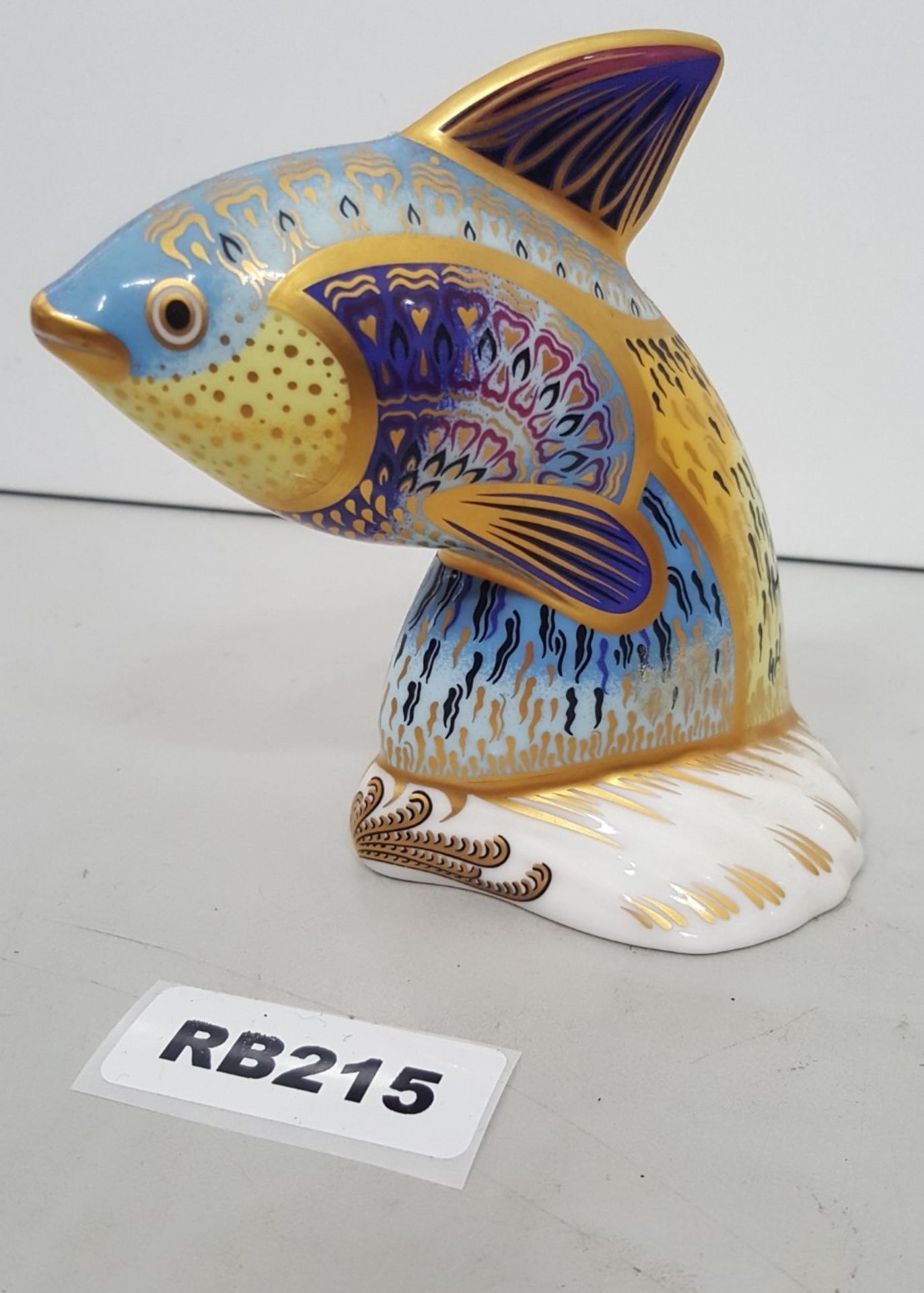 1 x COLLECTIBLE ROYAL CROWN DERBY GUPPY FISH LIMITED EDITION FIGURINE - Ref RB215 I - Image 2 of 5