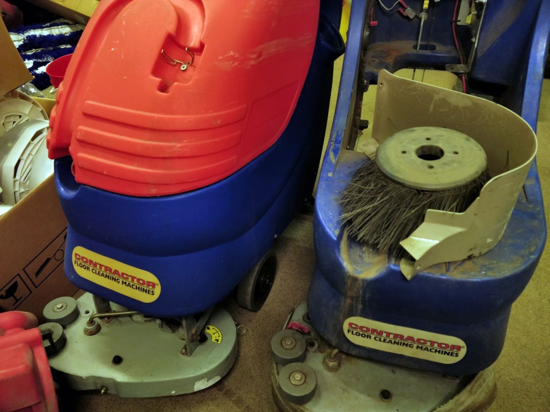 HUGE JOB LOT Approx 17 x Various FLOOR CLEANING MACHINES - Includes Ride Ons, Floor Scrubbers, - Image 8 of 34