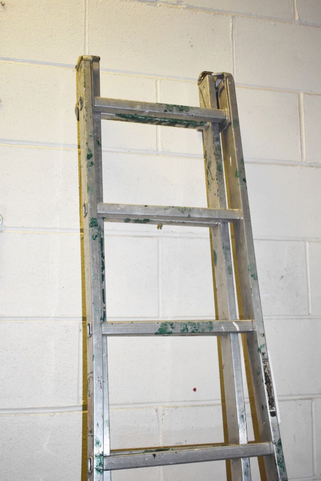 1 x Set of Large Extending Ladders - H235 (per section) x W70 cms - CL409 - Location: Wakefield - Image 3 of 4