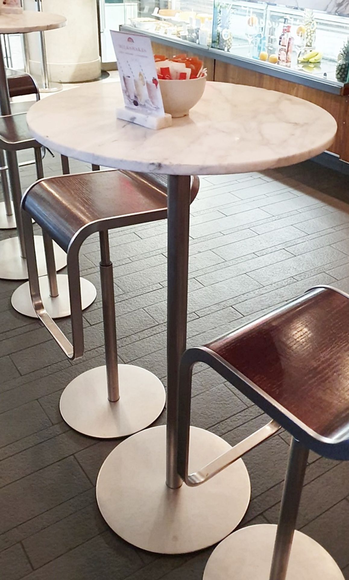 1 x Tall Round Marble/Granite Cocktail Bar Table - Dimensions: Diameter 60cm x Height 111cm - Ref: