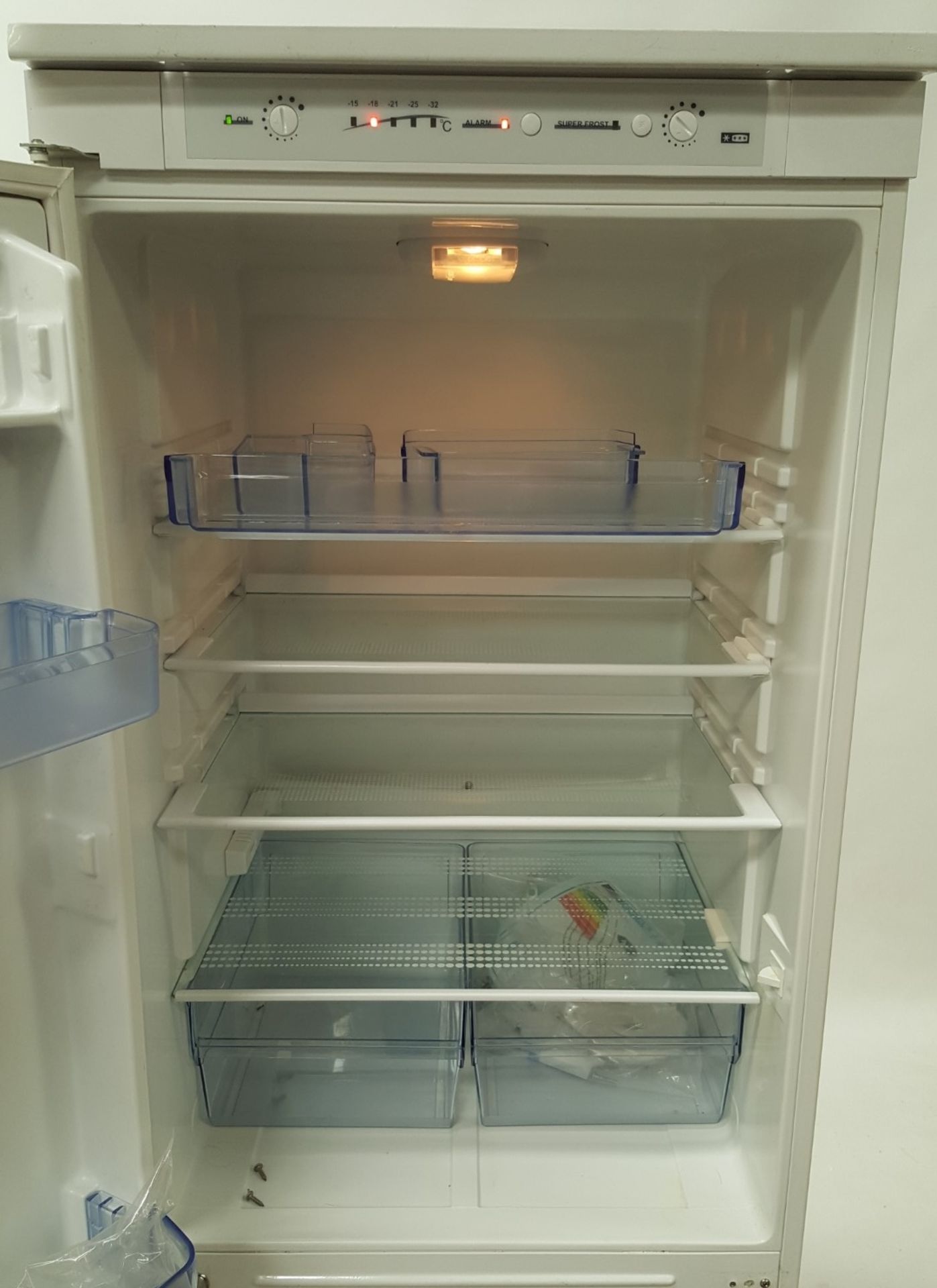 1 x Prima Integrated 60/40 Frost Free Fridge Freezer LPR356A1 - Ref BY189 - Image 2 of 7