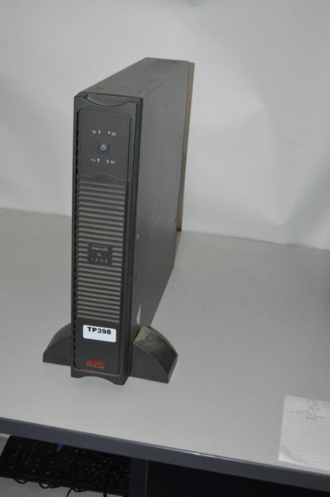 1 x APC Smart-UPS (1500 VA) Line Interactive (Come Out Of A Working Office Enviroment) - Ref TP398 - - Image 2 of 3