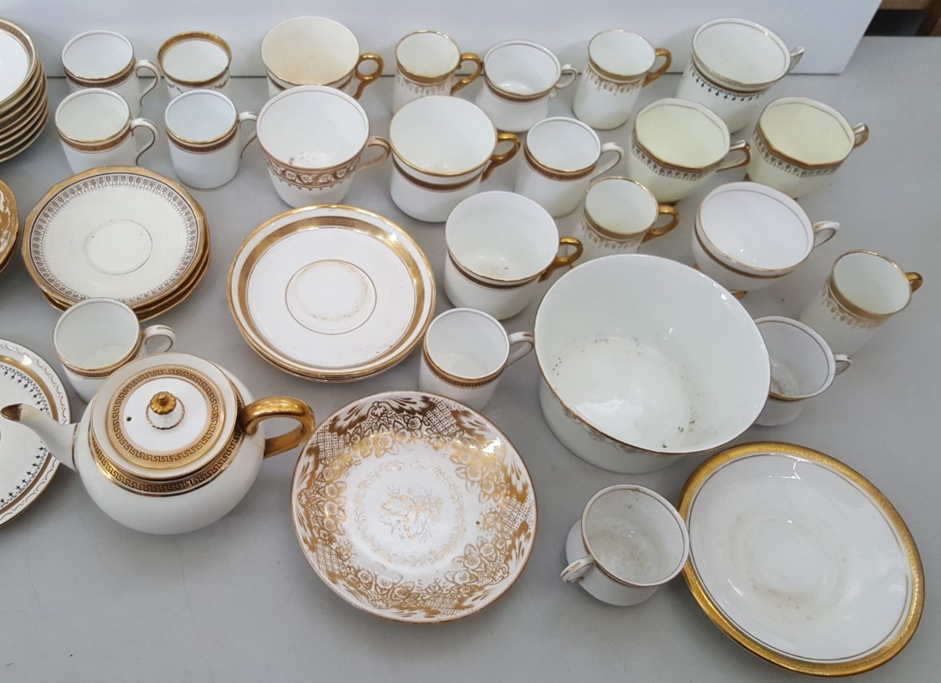 1 x Joblot Of 45+ Pieces Of China/ Porcelain Crockery - Ref RB225 I - Image 3 of 4