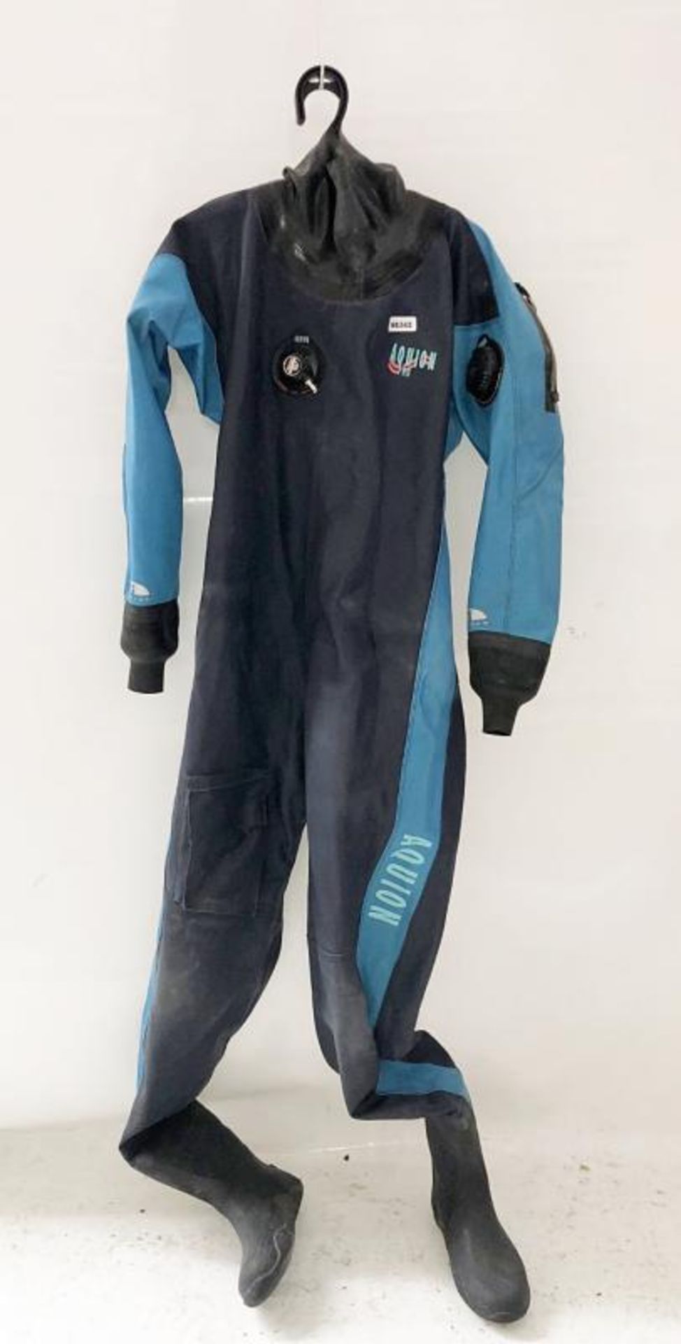 4 x Used Diving Drysuit's - Ref: NS332, NS333, NS343, NS344 - CL349 - Altrincham WA14 - Image 4 of 21