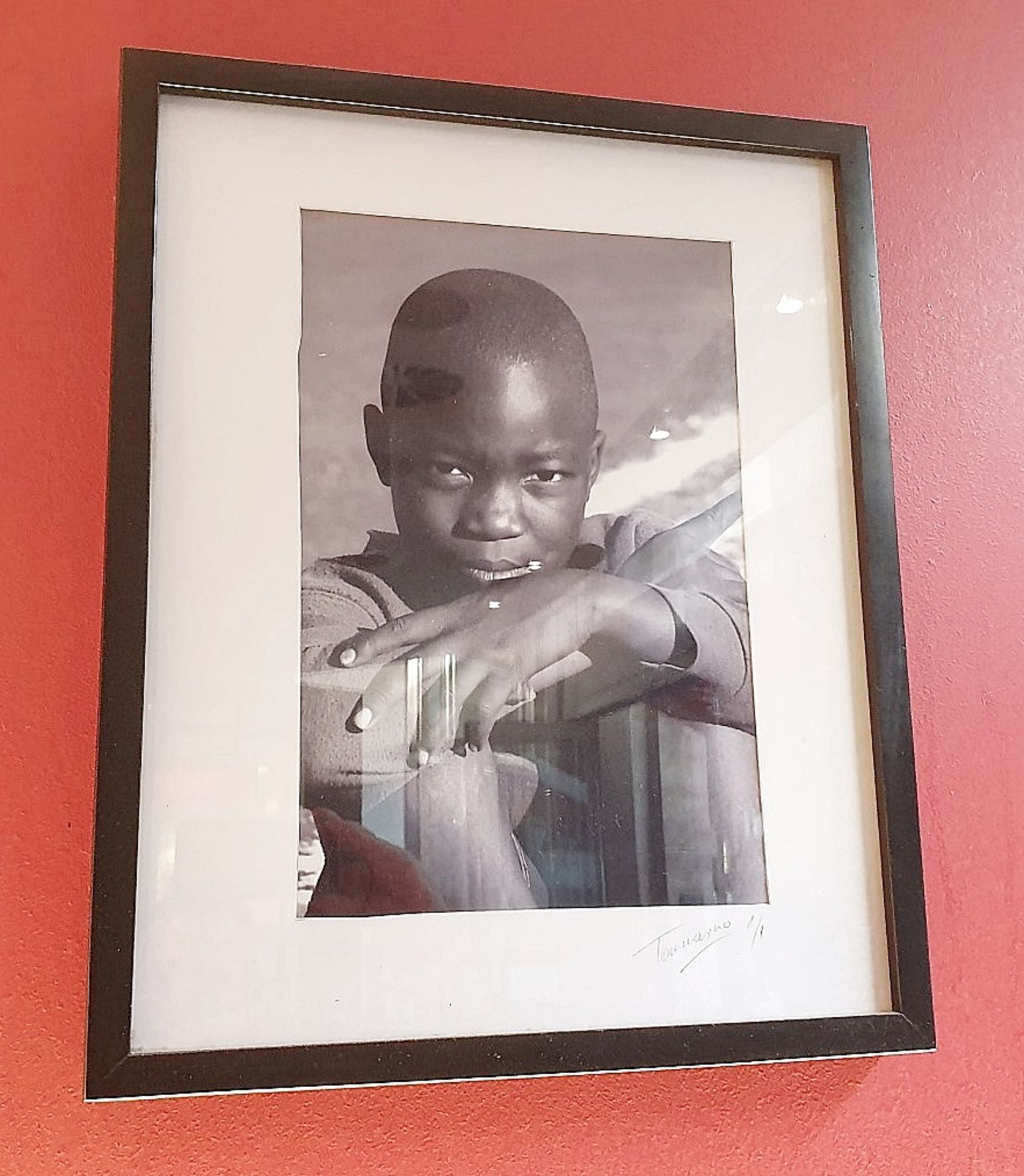 1 x Signed & Numbered Framed Photograph Of Boy - Dimensions: 43cm x 53cm - Ref: BRE004