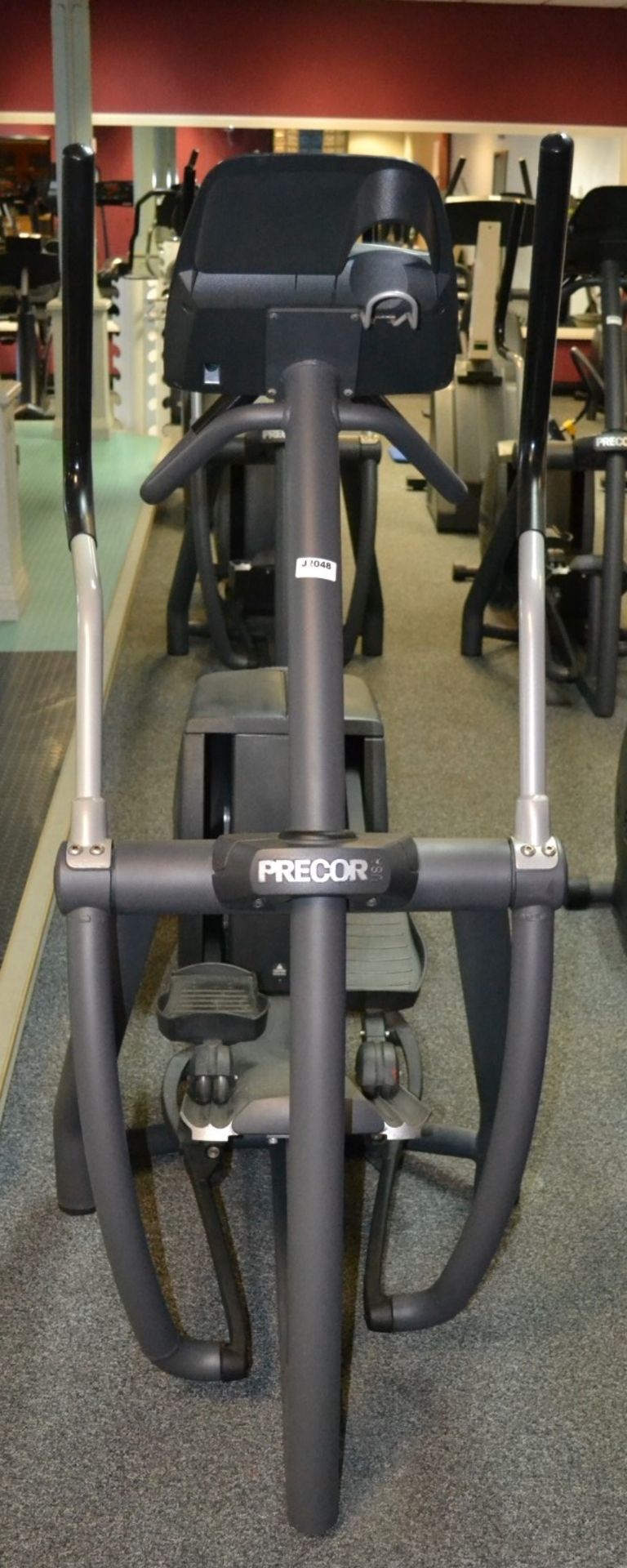 1 x Precor EFX556 Cross-Trainer Machine - Dimensions: H165 x L190 x W75cm - Ref: J2048/1FG - CL356 -