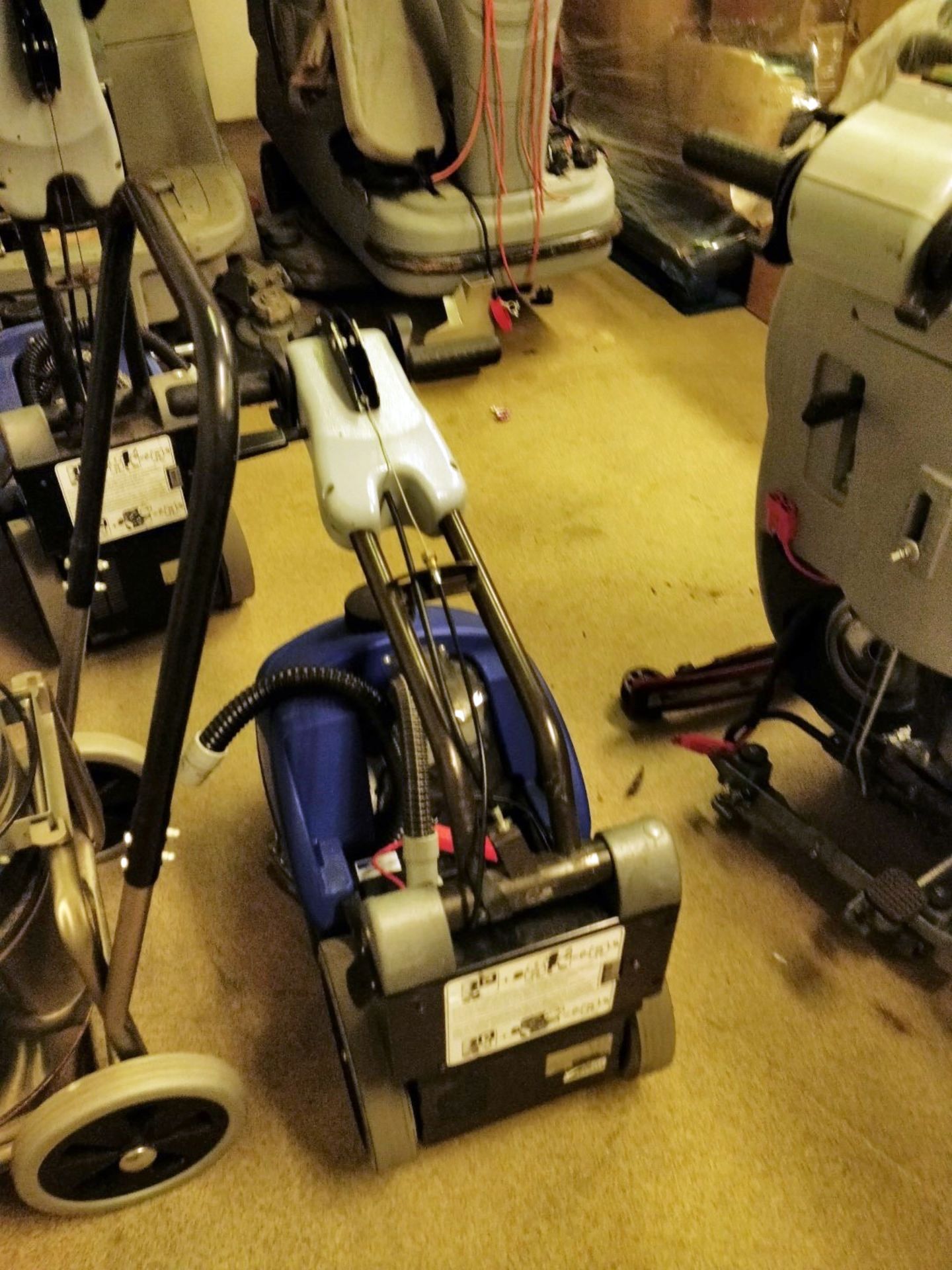 HUGE JOB LOT Approx 17 x Various FLOOR CLEANING MACHINES - Includes Ride Ons, Floor Scrubbers, - Image 6 of 34