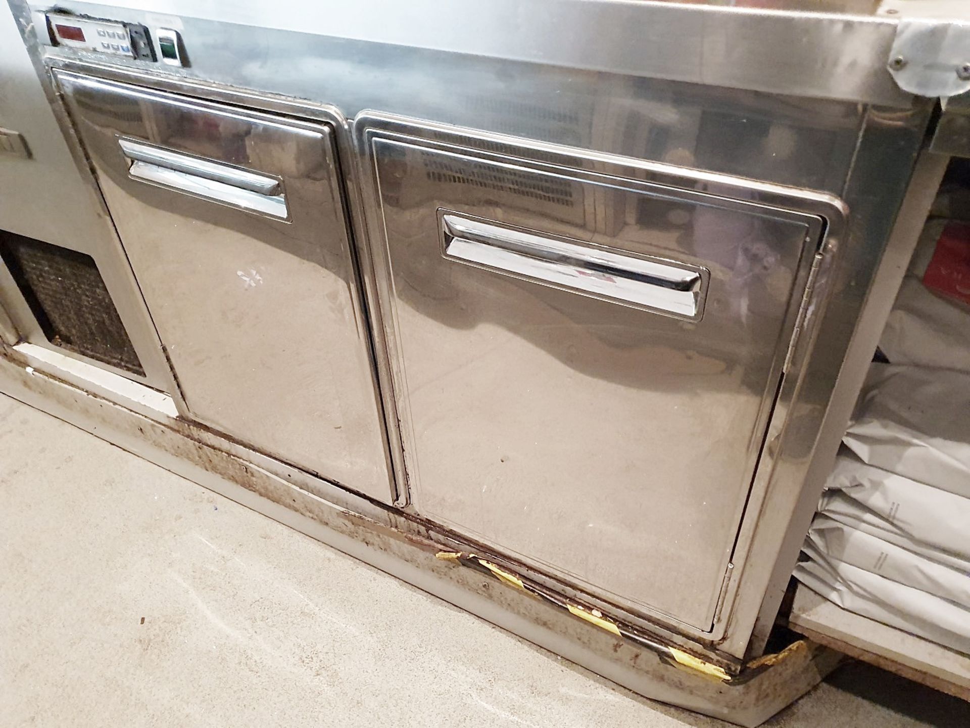 1 x Complete Back Section Featuring 10 x Silver And Glass Fronted Door Deli Fridges/Freezers - CL421 - Image 11 of 15