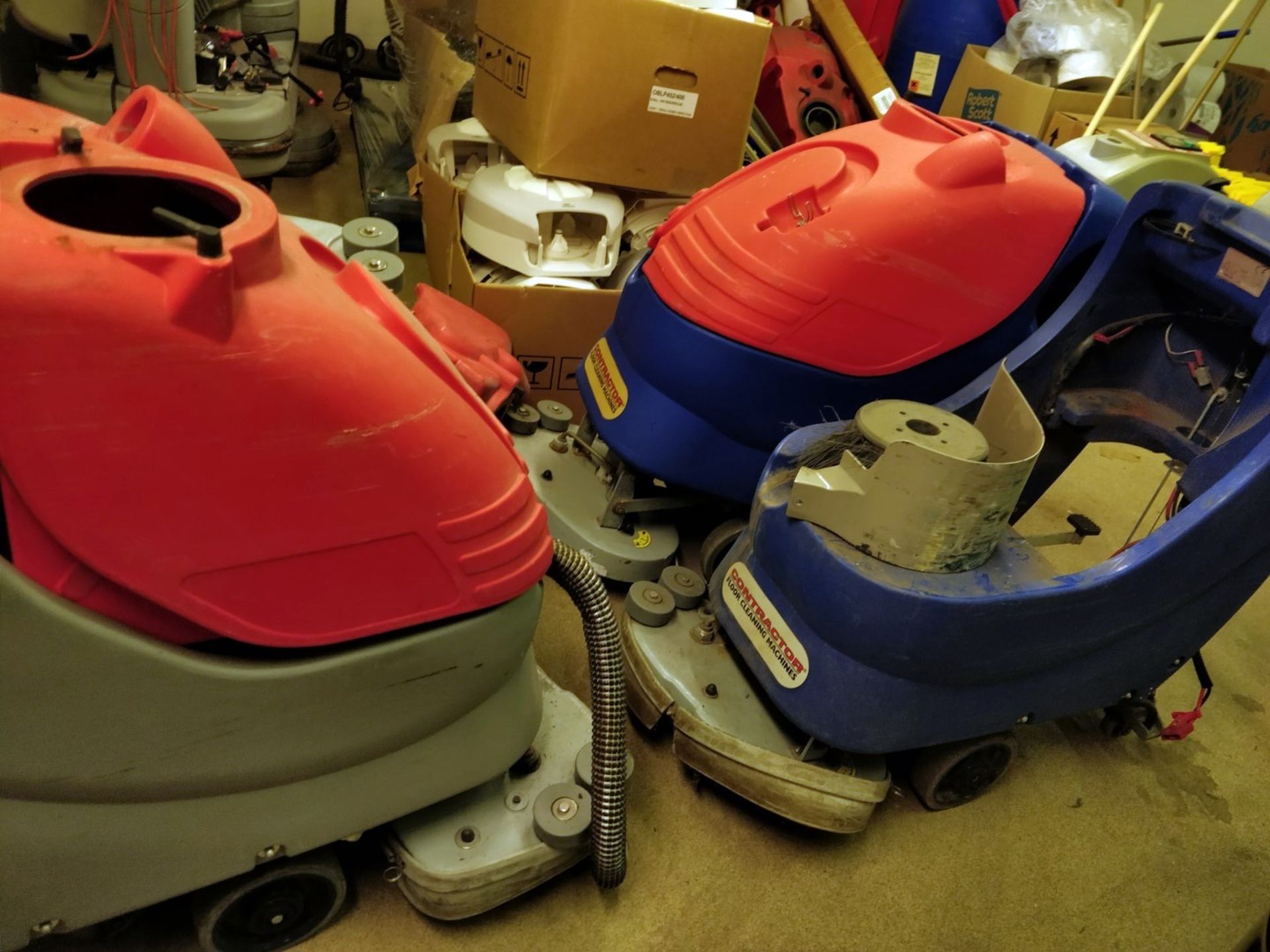 HUGE JOB LOT Approx 17 x Various FLOOR CLEANING MACHINES - Includes Ride Ons, Floor Scrubbers, - Image 7 of 34