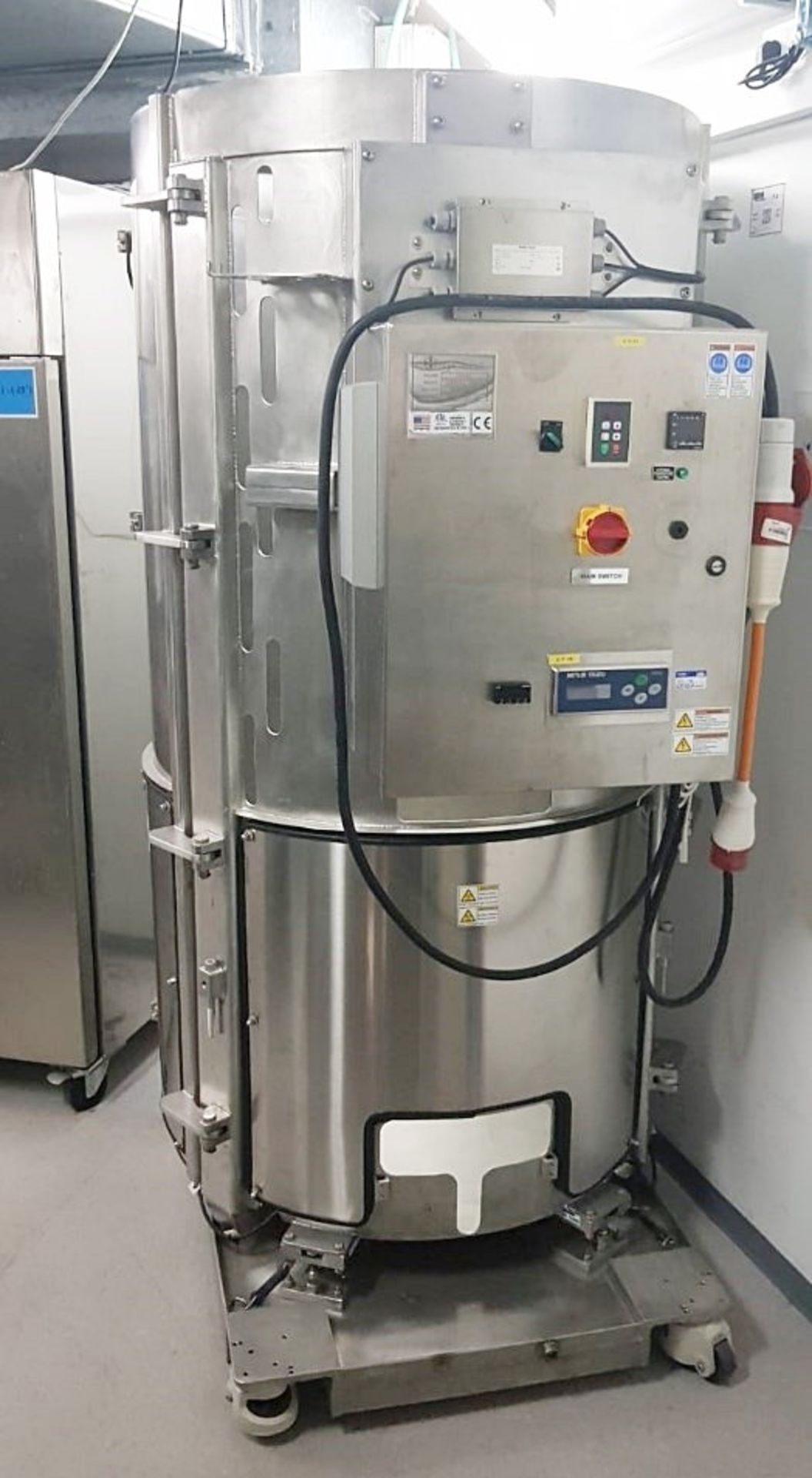 1 x THERMO SCIENTIFIC HyClone Single Use Bioreactor (S.U.B.), 1000L - Laboratory Closure - Ref: