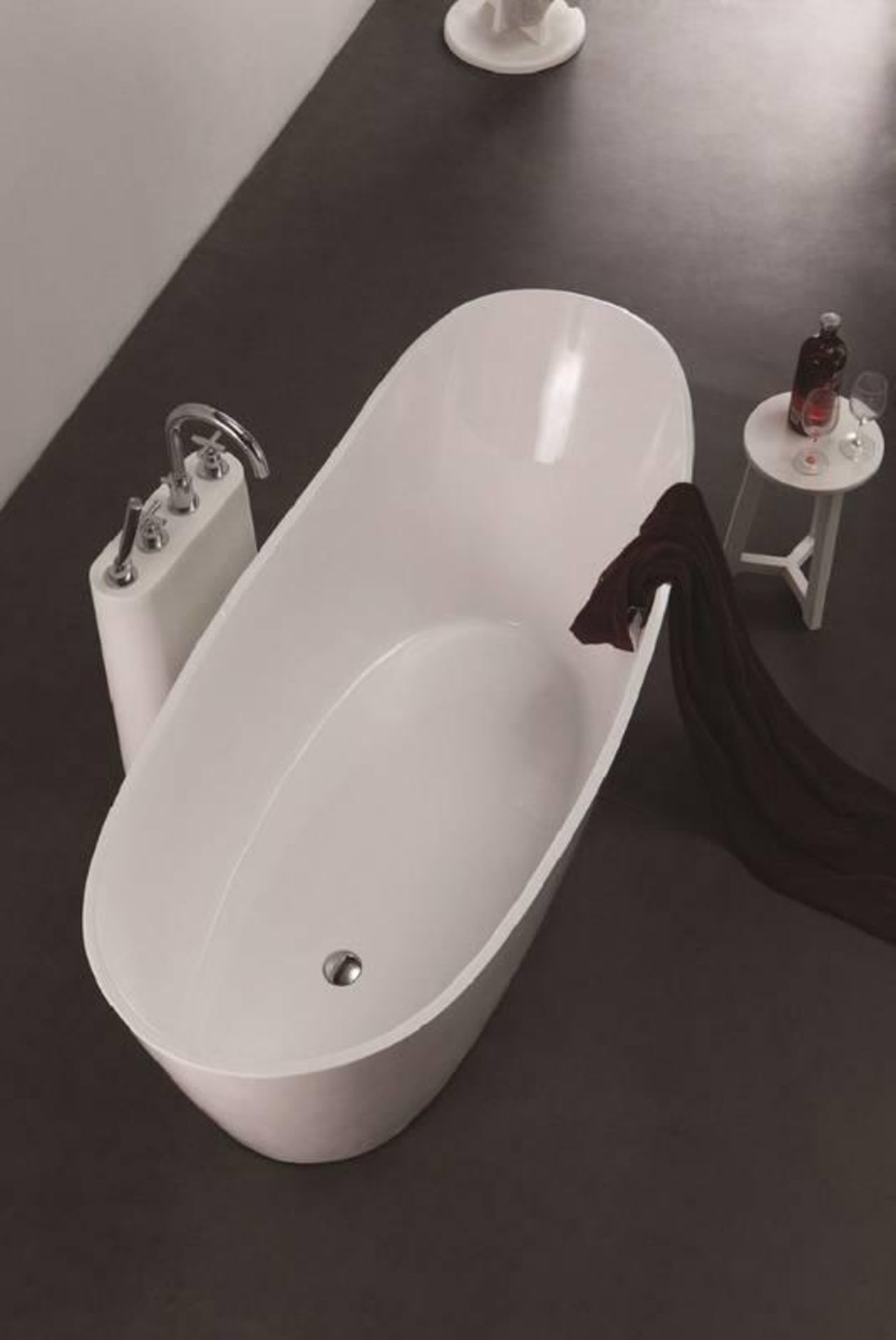 1 x MarbleTECH Curve Bath A-Grade - Ref:ABT907 - CL170 - Location: Nottingham NG2 - RRP: £2100 - Image 3 of 4