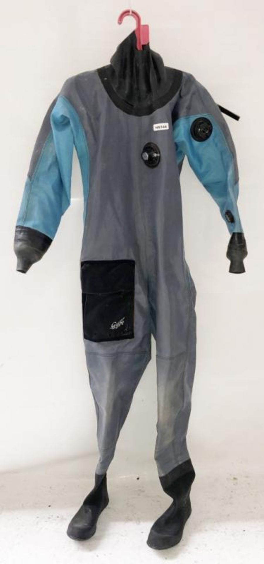 4 x Used Diving Drysuit's - Ref: NS332, NS333, NS343, NS344 - CL349 - Altrincham WA14 - Image 6 of 21