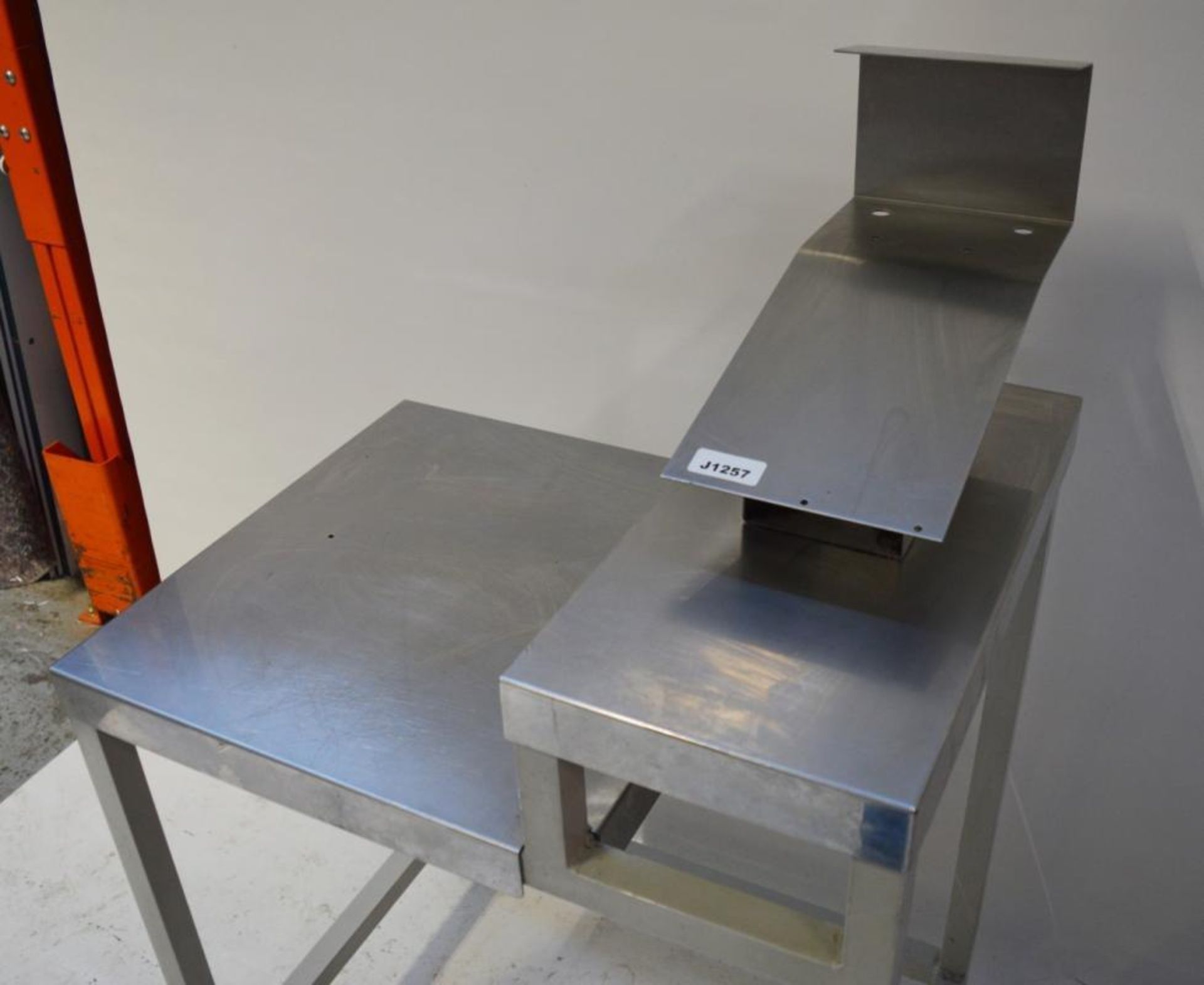 1 x Preperation Work Table With Stainless Steel Top - CL232 - Ref J1257 - H75/89.5 x W71 x D52 cms - - Image 2 of 3