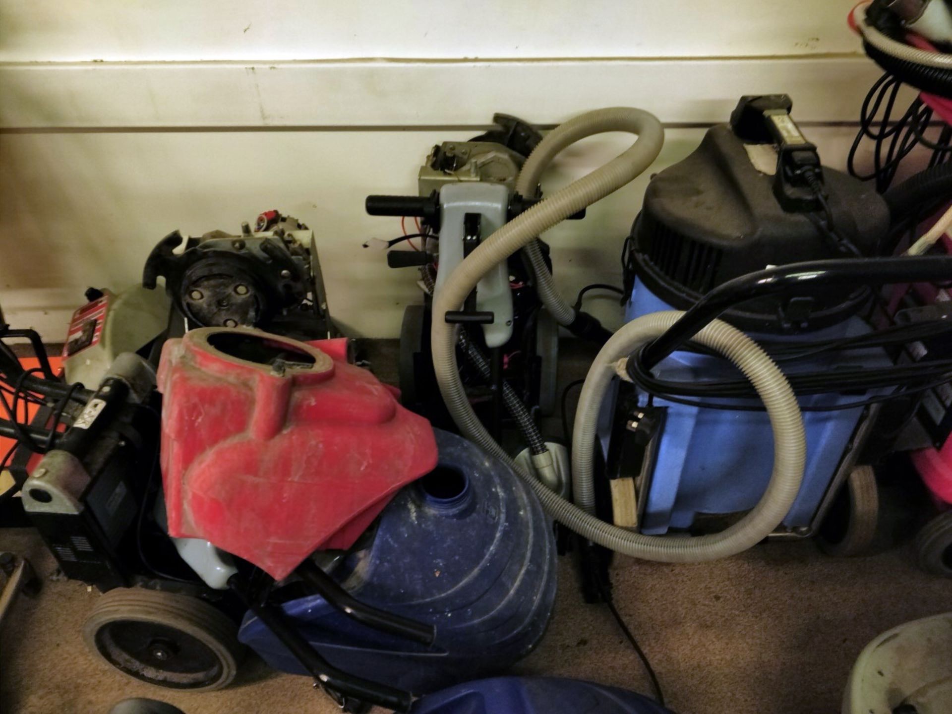 HUGE JOB LOT Approx 17 x Various FLOOR CLEANING MACHINES - Includes Ride Ons, Floor Scrubbers, - Image 12 of 34