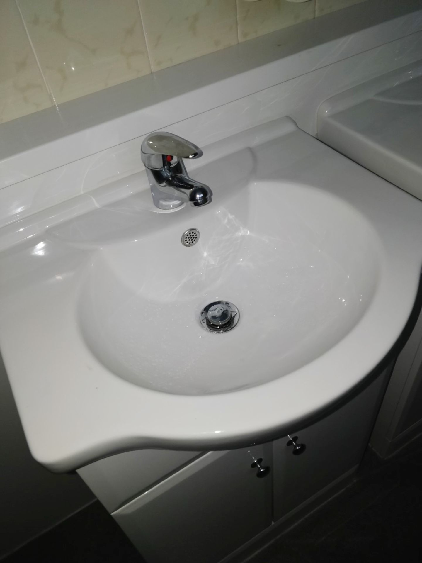 2 x Single Sink Bathroom Vanity Units in White Gloss With Ceramic Sink, Chrome Mixer Tap, Towel - Image 2 of 7