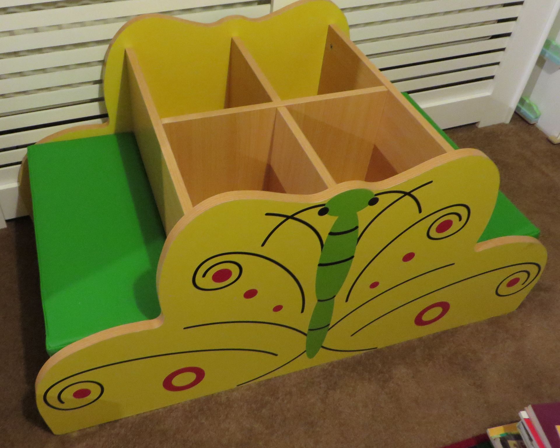 1 x Butterfly Book Storage Bench - Great for Nurseries/Childminders - Excellent Condition -