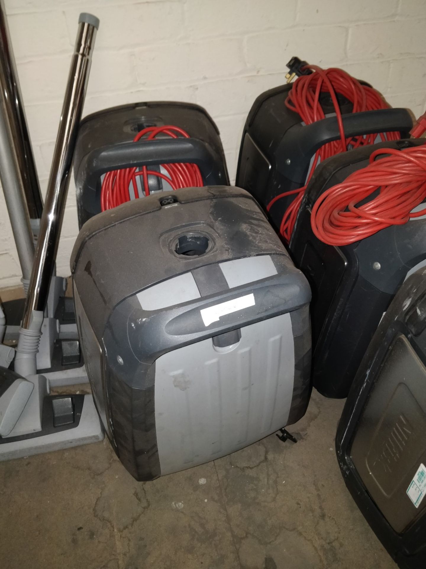 6 x NILFISK HDS2000 Commercial Vacuum Cleaners - Ref: VM402/Upstairs B2 - CL409 - Location: - Image 3 of 3