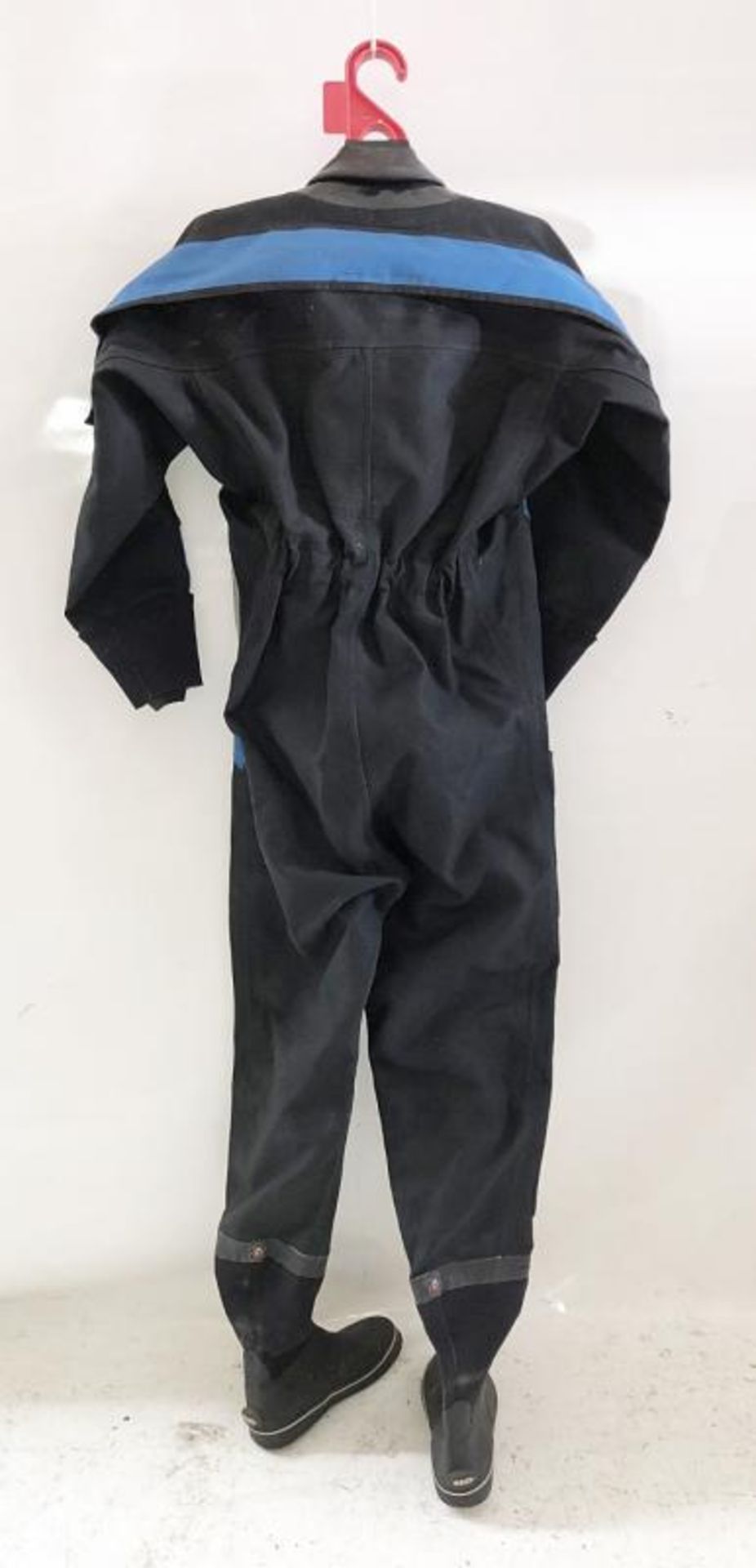 4 x Used Diving Drysuit's - Ref: NS332, NS333, NS343, NS344 - CL349 - Altrincham WA14 - Image 11 of 21