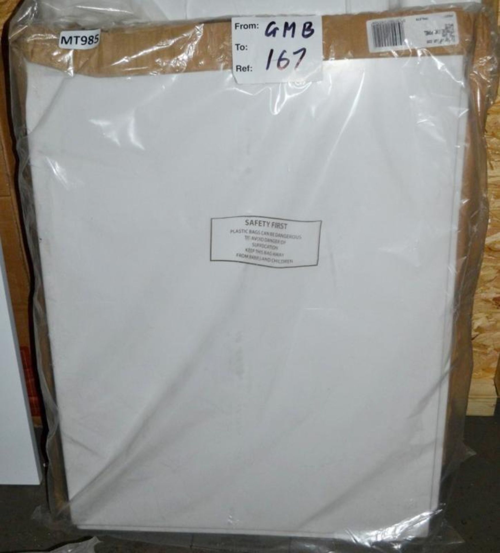 1 x 700 Styrene End Bath Panel - Dimensions: 700 x 540 x 3mm - New / Unused Stock - Ref: MT985 - CL2