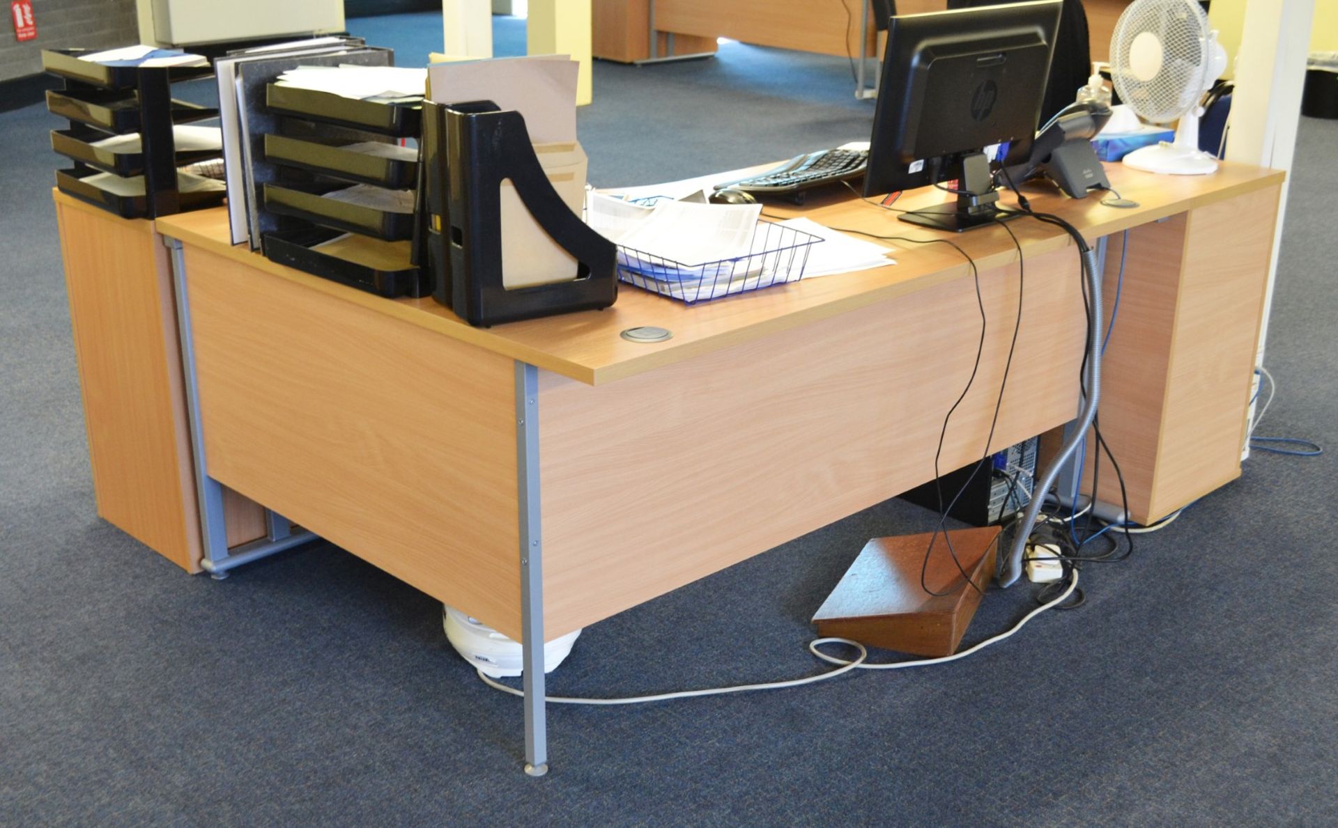 Beech Office Desk and 2 x Pedestals Set - Ref: VM509/Main Landing B1 - CL409 - Location: Wakefield - Image 7 of 9