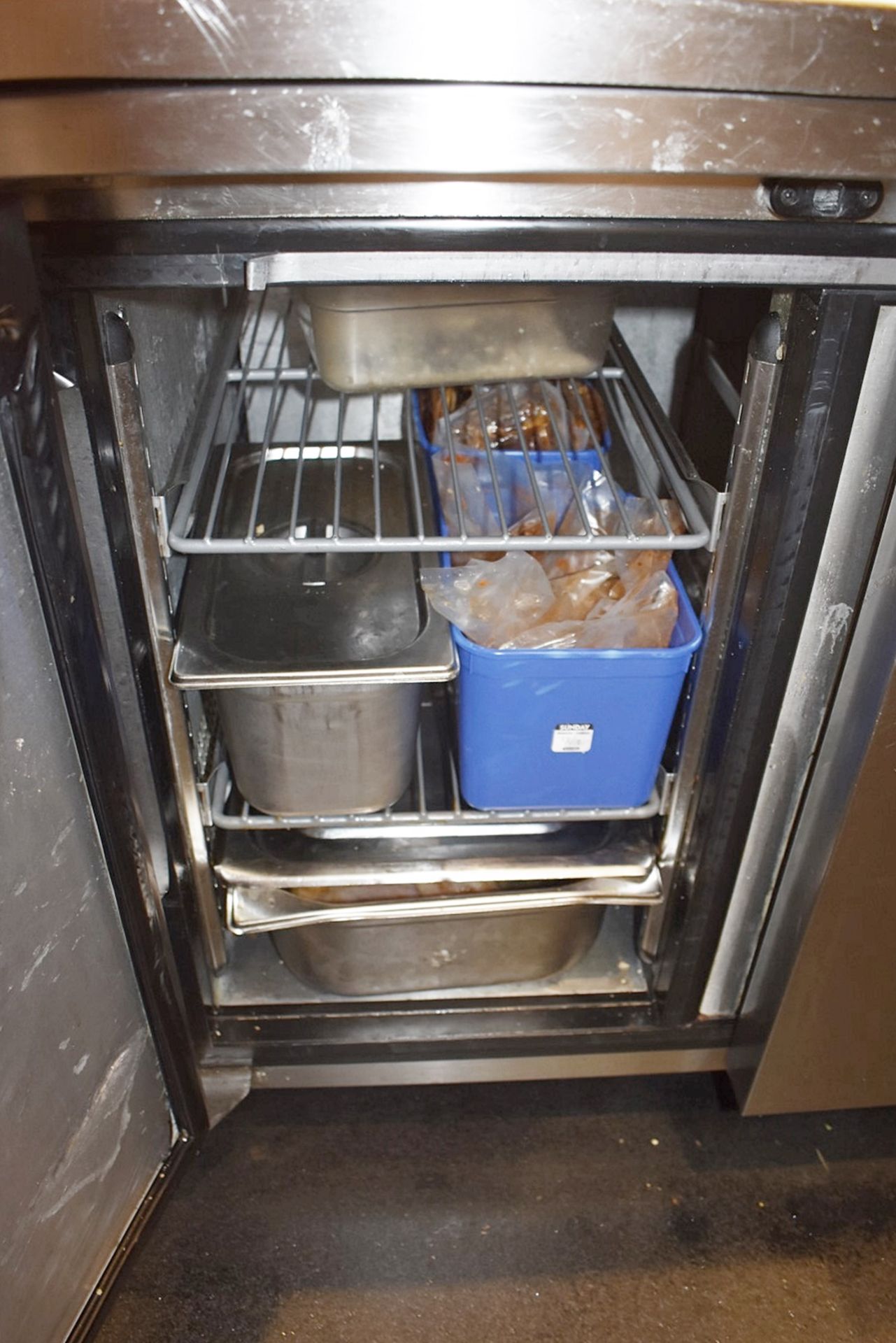 1 x Foster G2 Refrigerated 2-Door Prep Bench With Salad / Pizza Topper - Image 2 of 5
