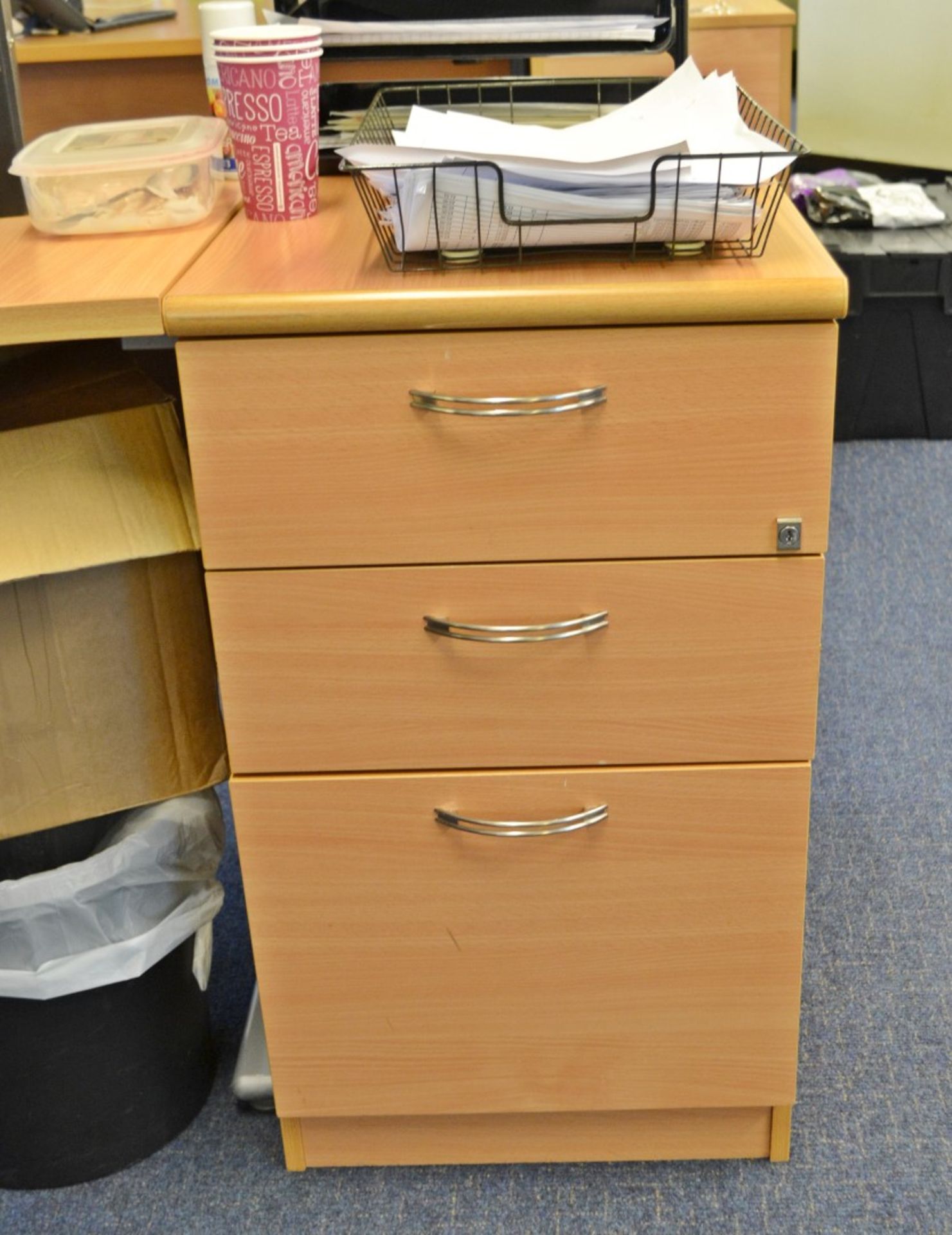 Beech Office Desk and 2 x Pedestals Set - Ref: VM509/Main Landing B1 - CL409 - Location: Wakefield - Image 5 of 9