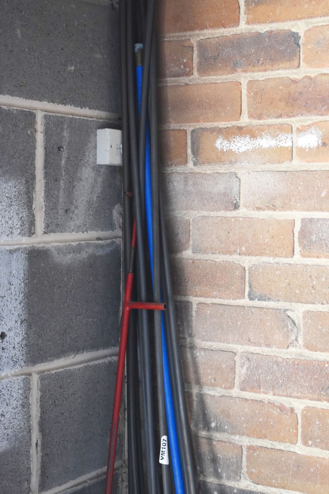 1 x Drain Rod With Approx 15 Lengths and Two Wet Floor Signs - Ref VM107 B2 - CL409 - Location: - Image 5 of 6