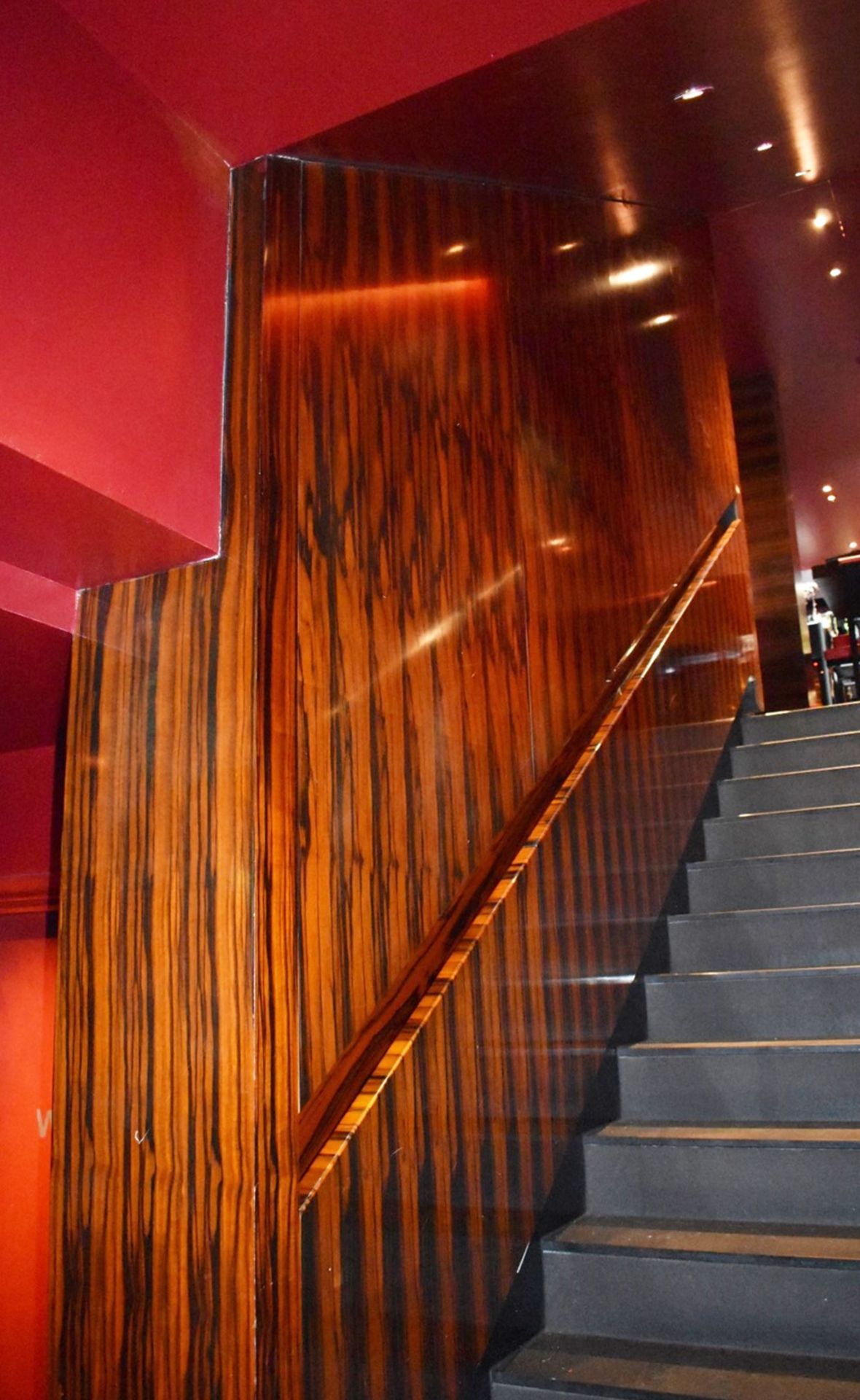 1 x Zebrano Wood Stair Panelling With Integrated Illuminated Hand Rail - Four Metres In Length - - Bild 2 aus 4