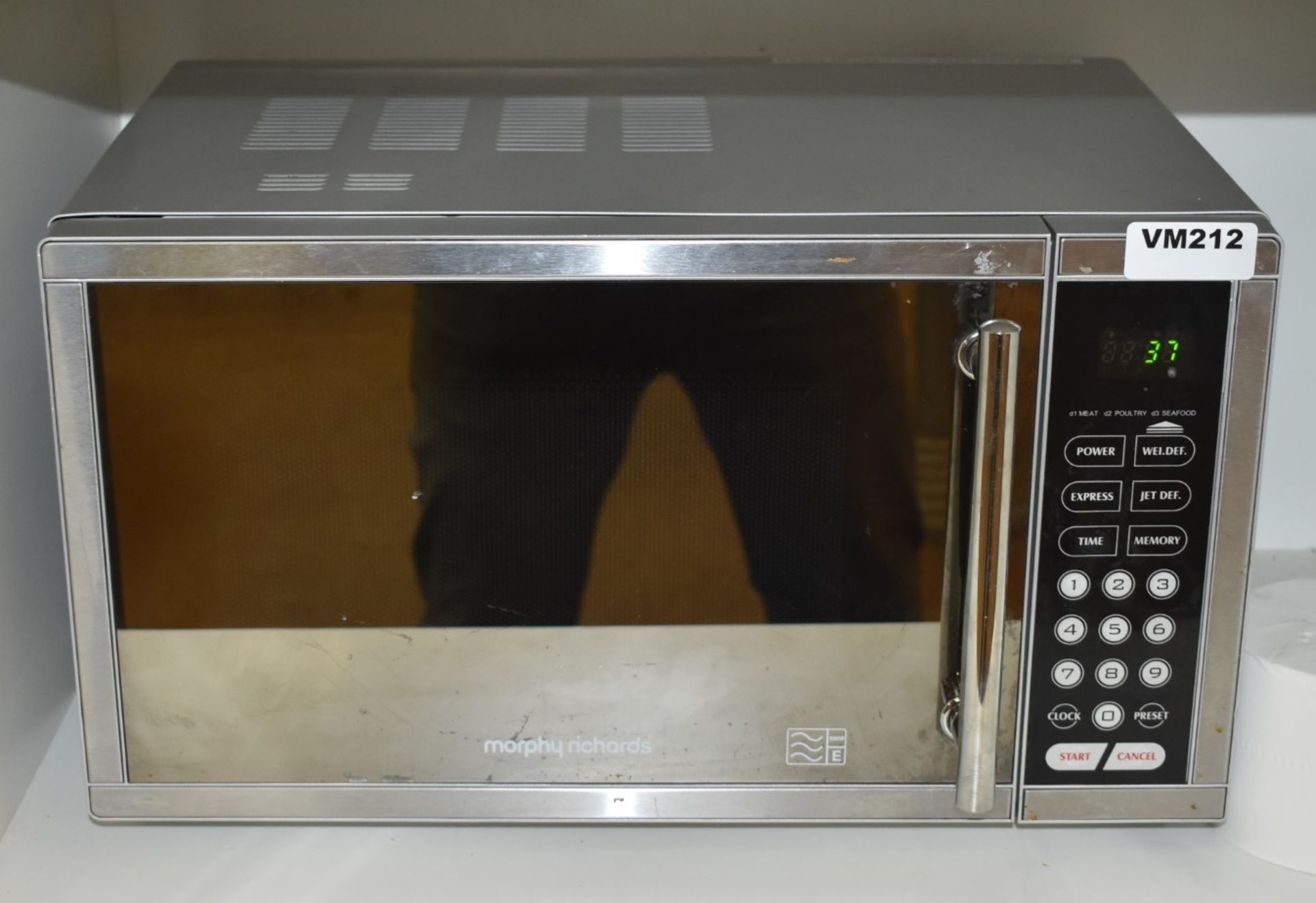 1 x Morphy Richards 900w Microwave Oven With Chrome Finish Ref VM212 B2 - CL409 - Location: