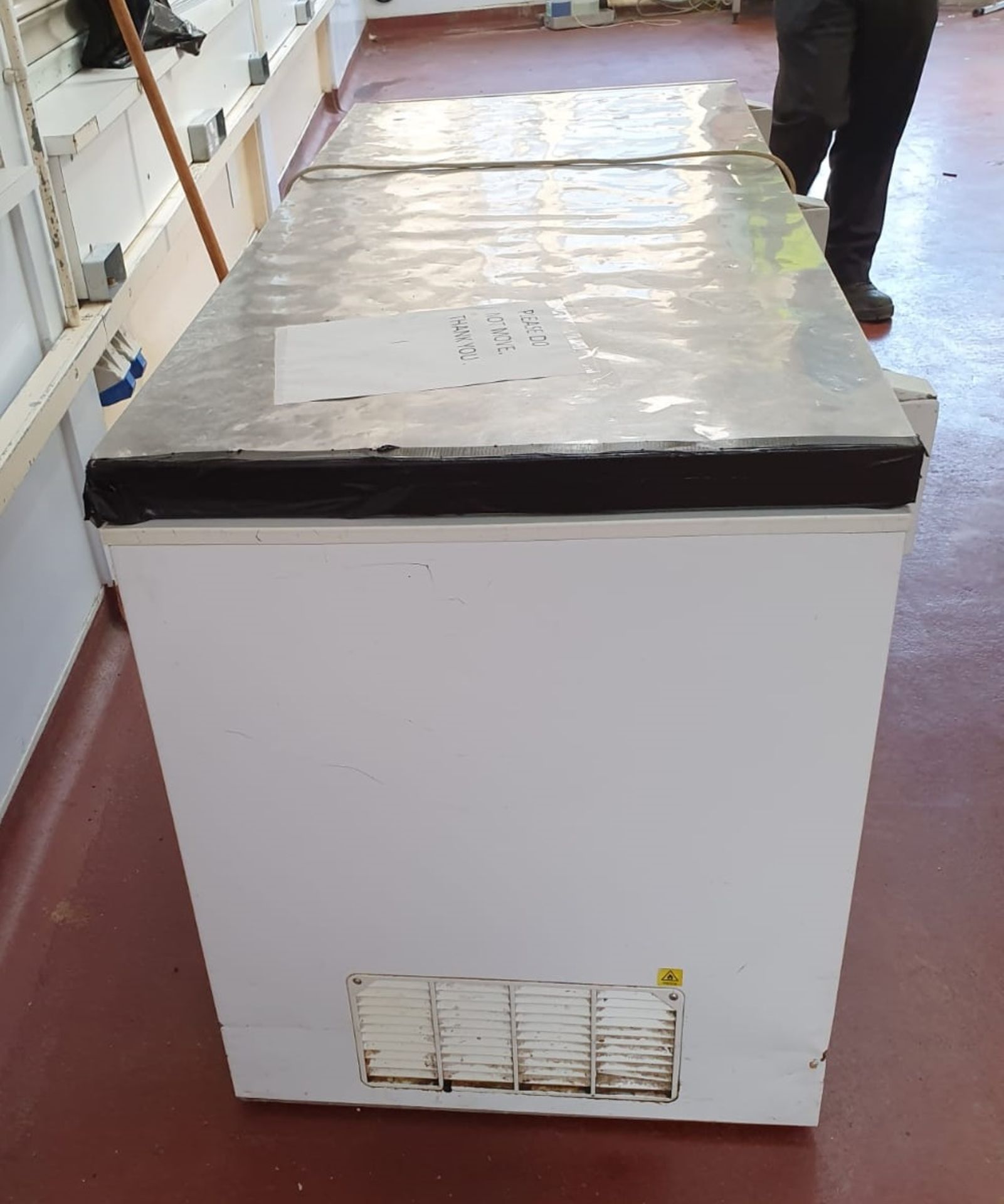 1 x ScanFrost Chest Freezer With Stainless Steel Top - Model CSF501 - CL499 - Location: - Image 4 of 4