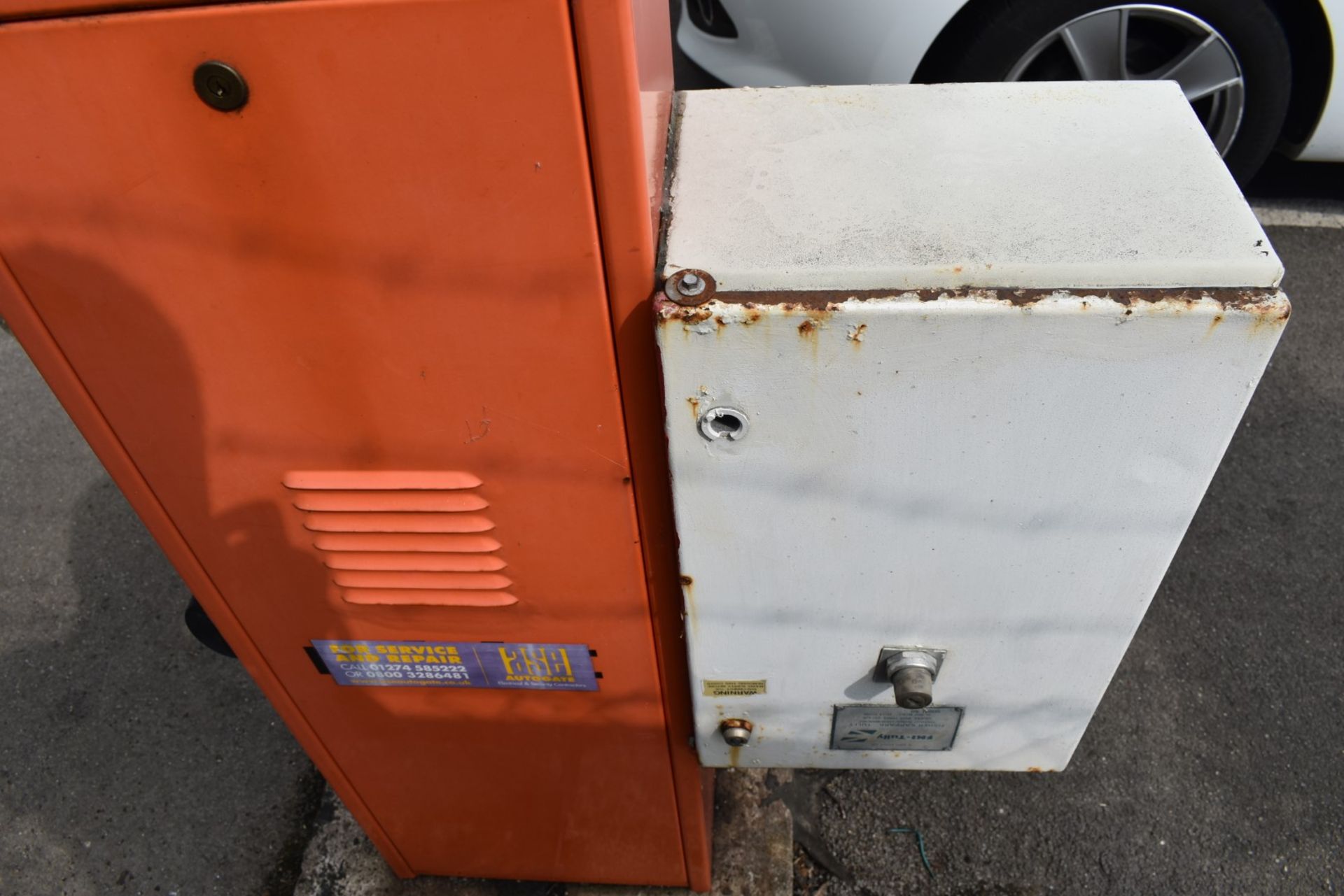 1 x FAAC Outdoor Vehicle Electric Barrier - Approx Width 720 cms - CL409 - Location: Wakefield - Image 6 of 6