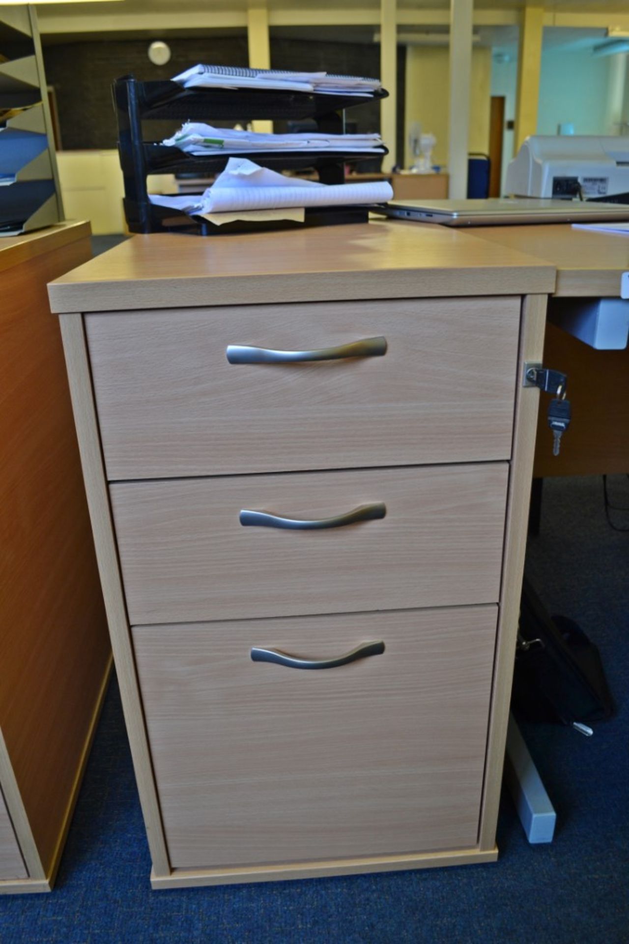 Beech Office Desk and 2 x Pedestals Set - Ref: VM508/Main Landing B1 - CL409 - Location: Wakefield - Image 4 of 7