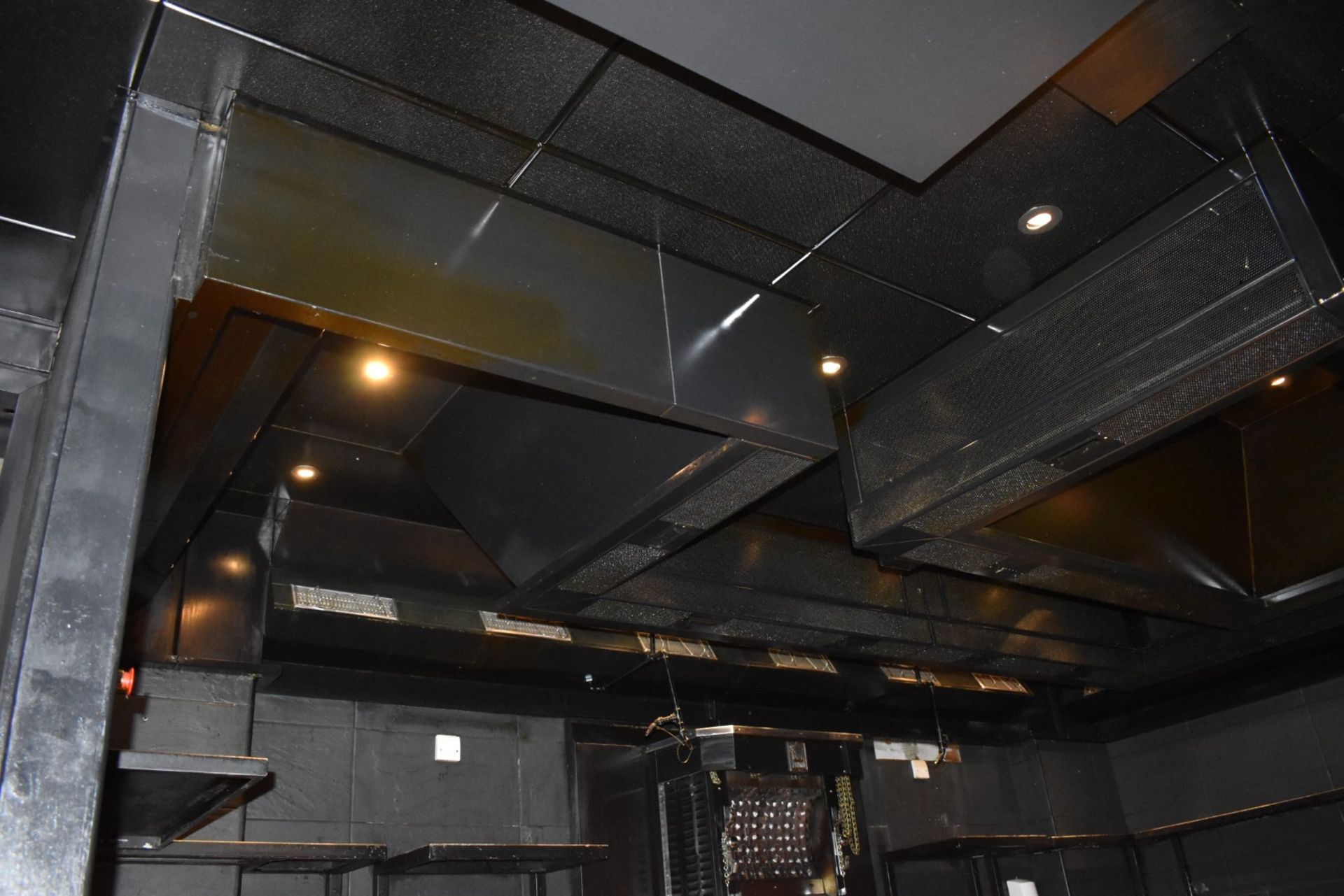 1 x Large Commercial Kitchen Extraction Canopy in Black - CL392 - Ref LD117 1F - Location: London - Image 4 of 11