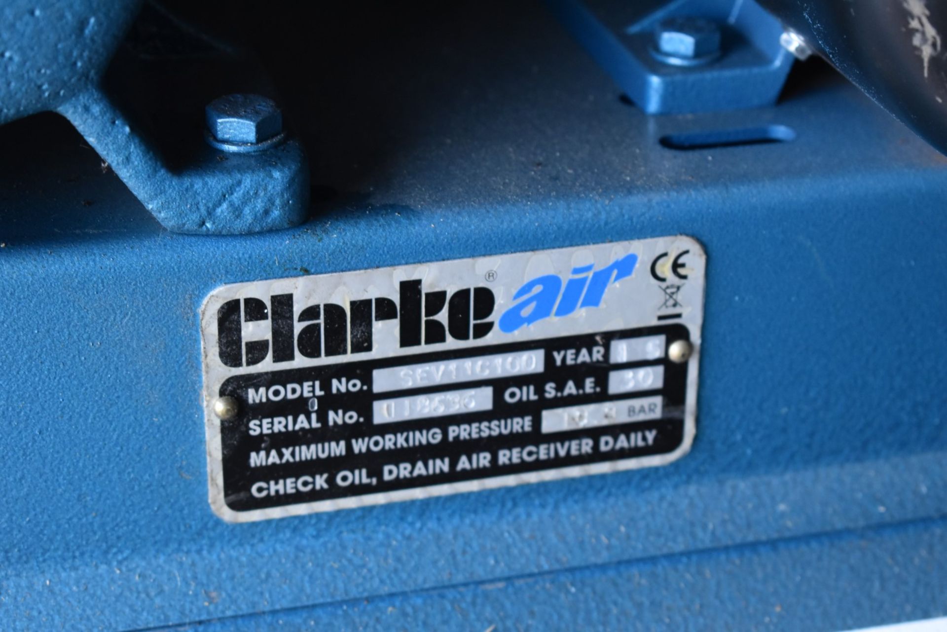 1 x Clarke Air Industrial Air Compressor - 240v - 2015 Model and Rarely Used - Model SEV1 - Red - Image 3 of 7