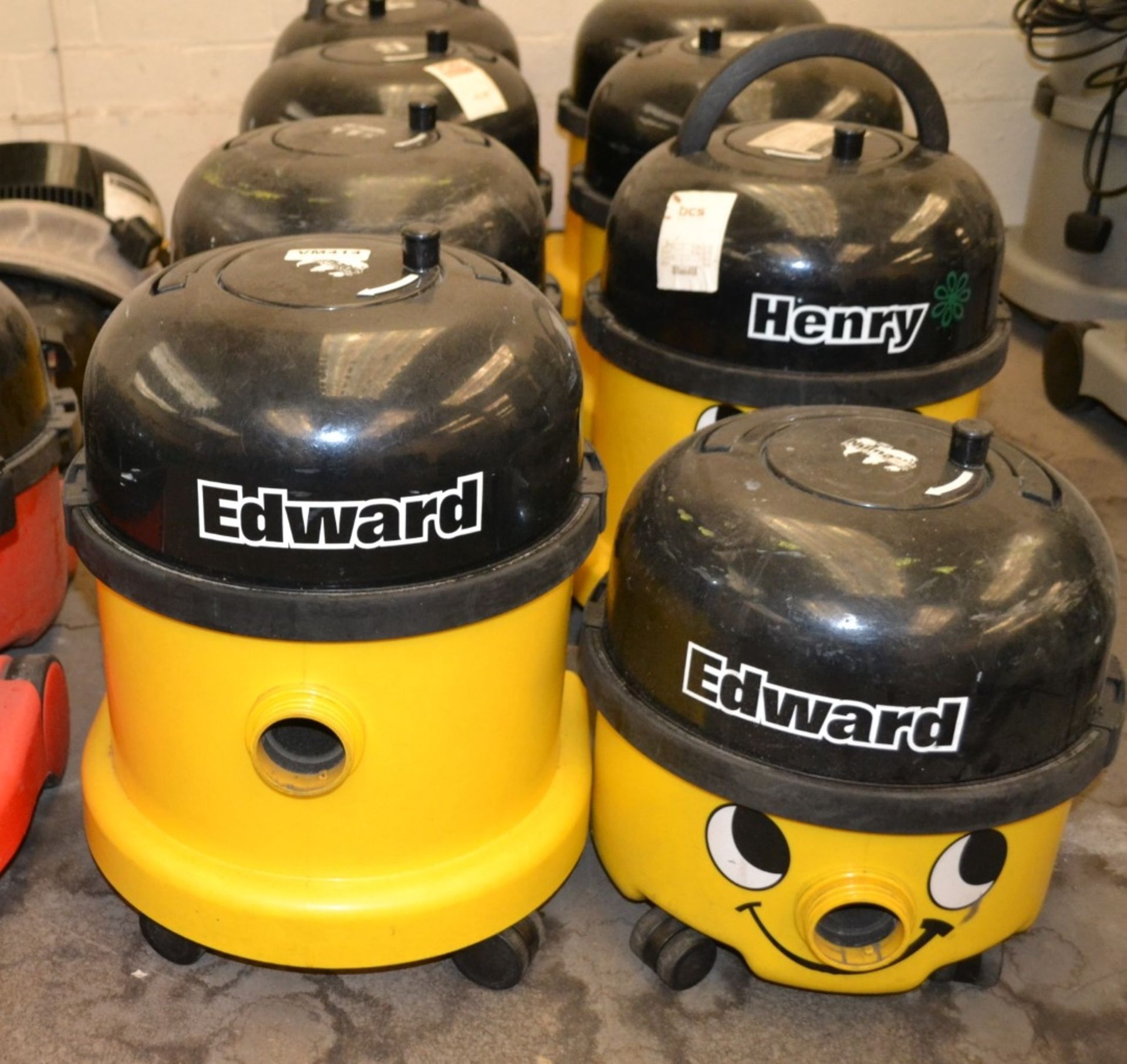 8 x Yellow Numatic Commercial Vacuum Cleaners - Ref: VM414 - CL409 - Location: Wakefield WF16 - Image 3 of 3