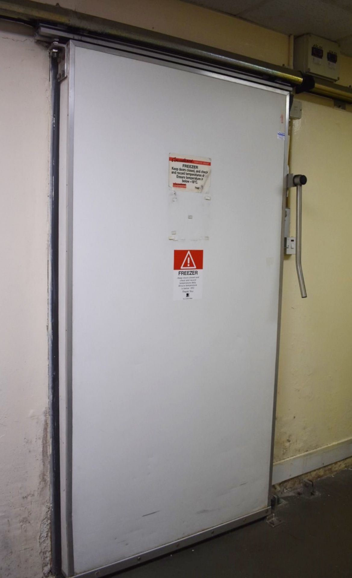 1 x Double Walk-In Refrigerator / Freezer With Searle Air Coolers and Sliding Doors - Ref B2 - Image 2 of 16