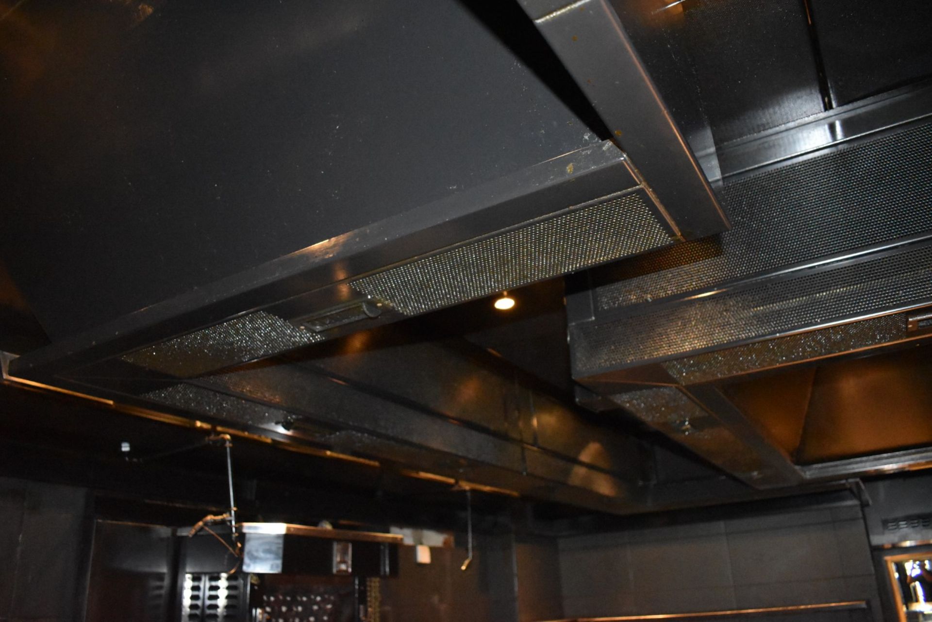 1 x Large Commercial Kitchen Extraction Canopy in Black - CL392 - Ref LD117 1F - Location: London - Image 6 of 11