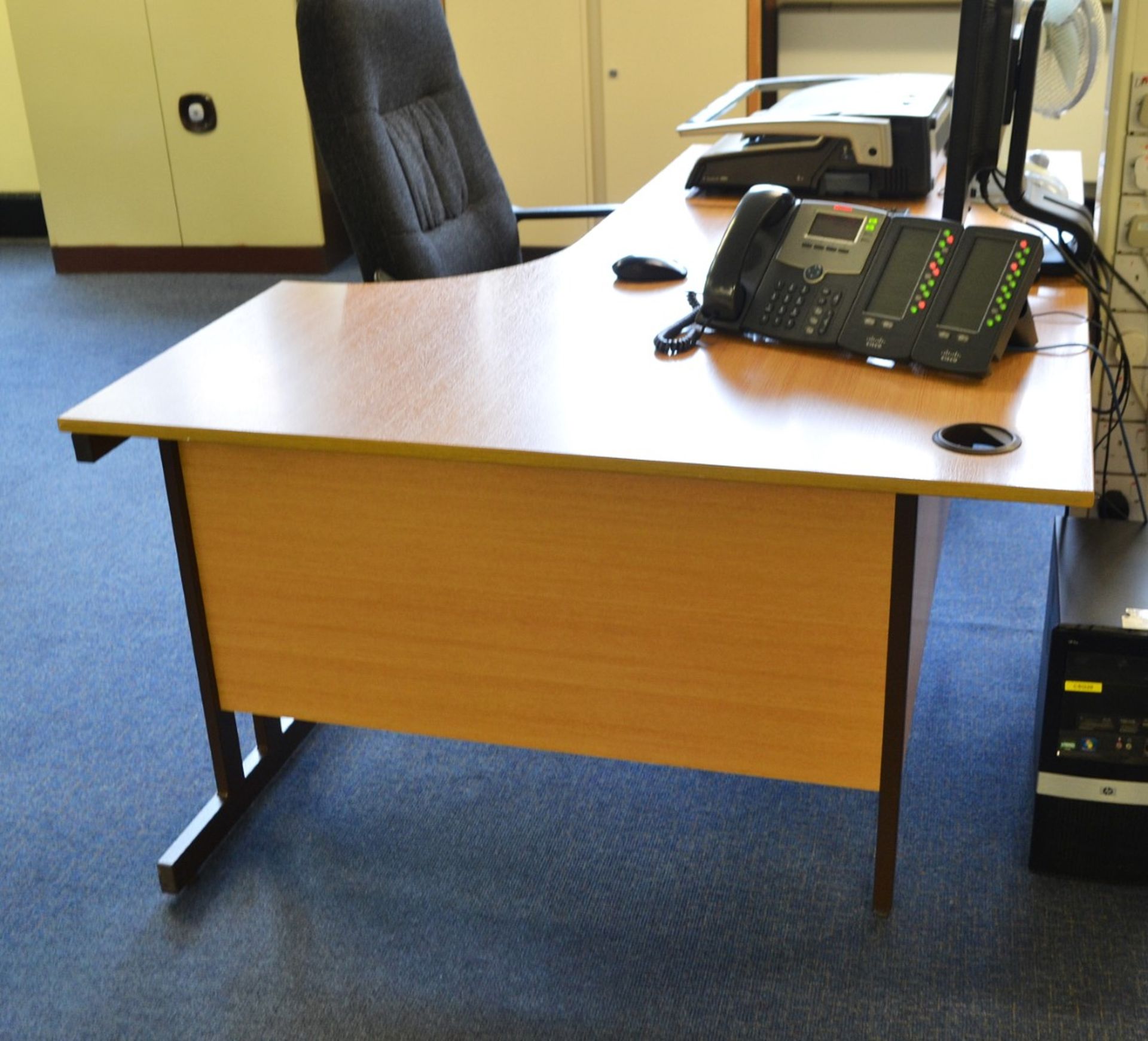 1 x Beech Office Desk - Ref: VM393 - CL409 - Location: Wakefield WF16 - Image 4 of 5
