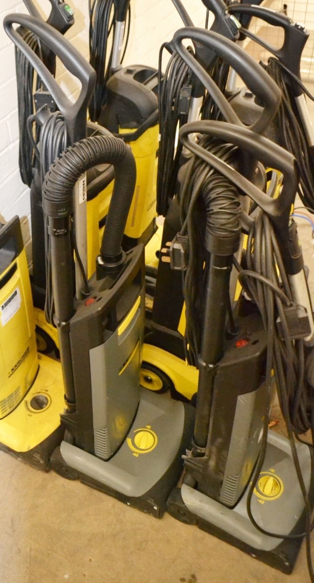 1 x Grey Karcher Commercial 30/4 C Floor Scrubber - Ref: VM400 - CL409 - Location: Wakefield WF16