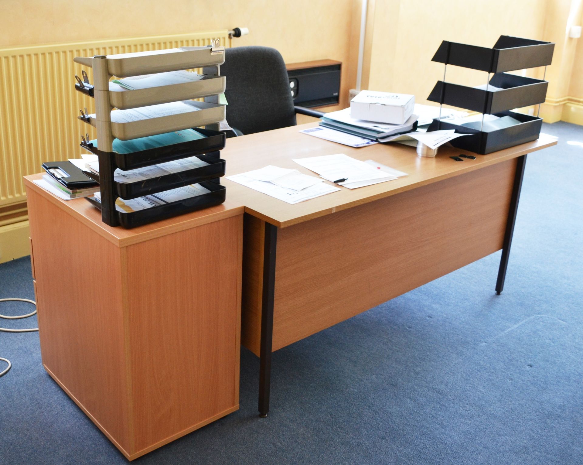 1 x Office Furniture Set Consisting Of 3 x Units - Ref: VM302 - CL409 - Location Wakefield WF16