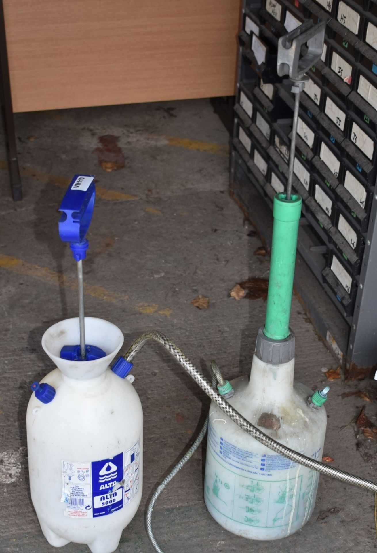 2 x Pressure Sprayers With Nozzles - Ref VM110 B2 - CL409 - Location: Wakefield WF16