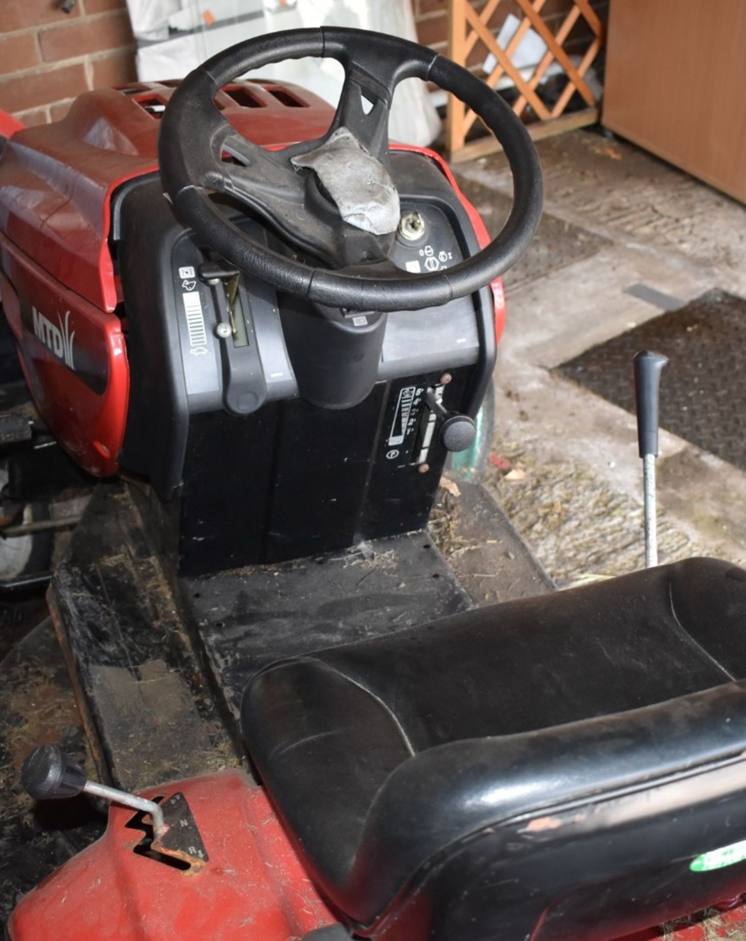 1 x MTD RH 115 B Ride On Petrol Lawnmower - Ref VM111 B2 - CL409 - Location: Wakefield WF16 - Image 7 of 8