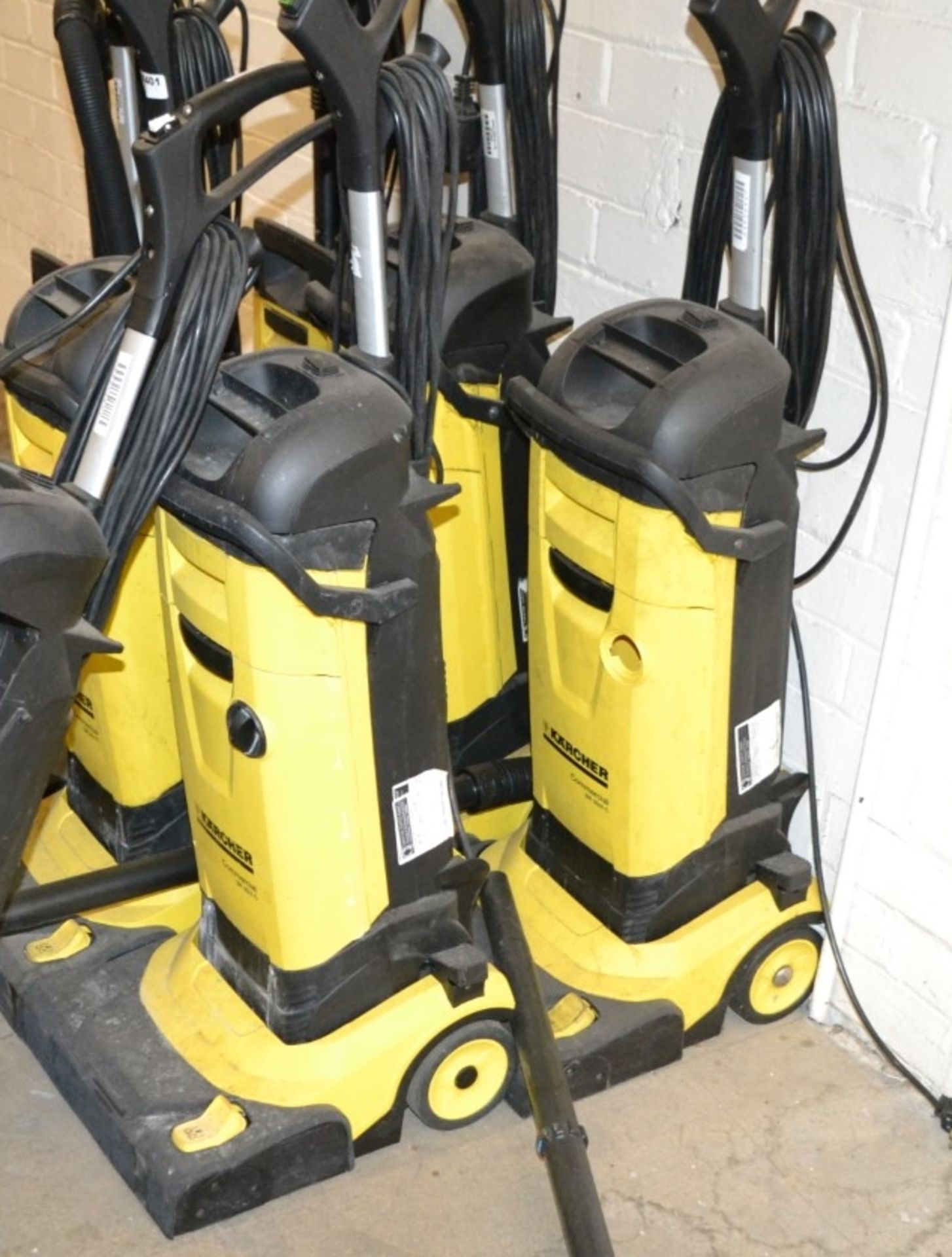 1 x Yellow Karcher Commercial 30/4 C Floor Scrubber - Ref: VM400 - CL409 - Location: Wakefield WF16 - Image 3 of 4