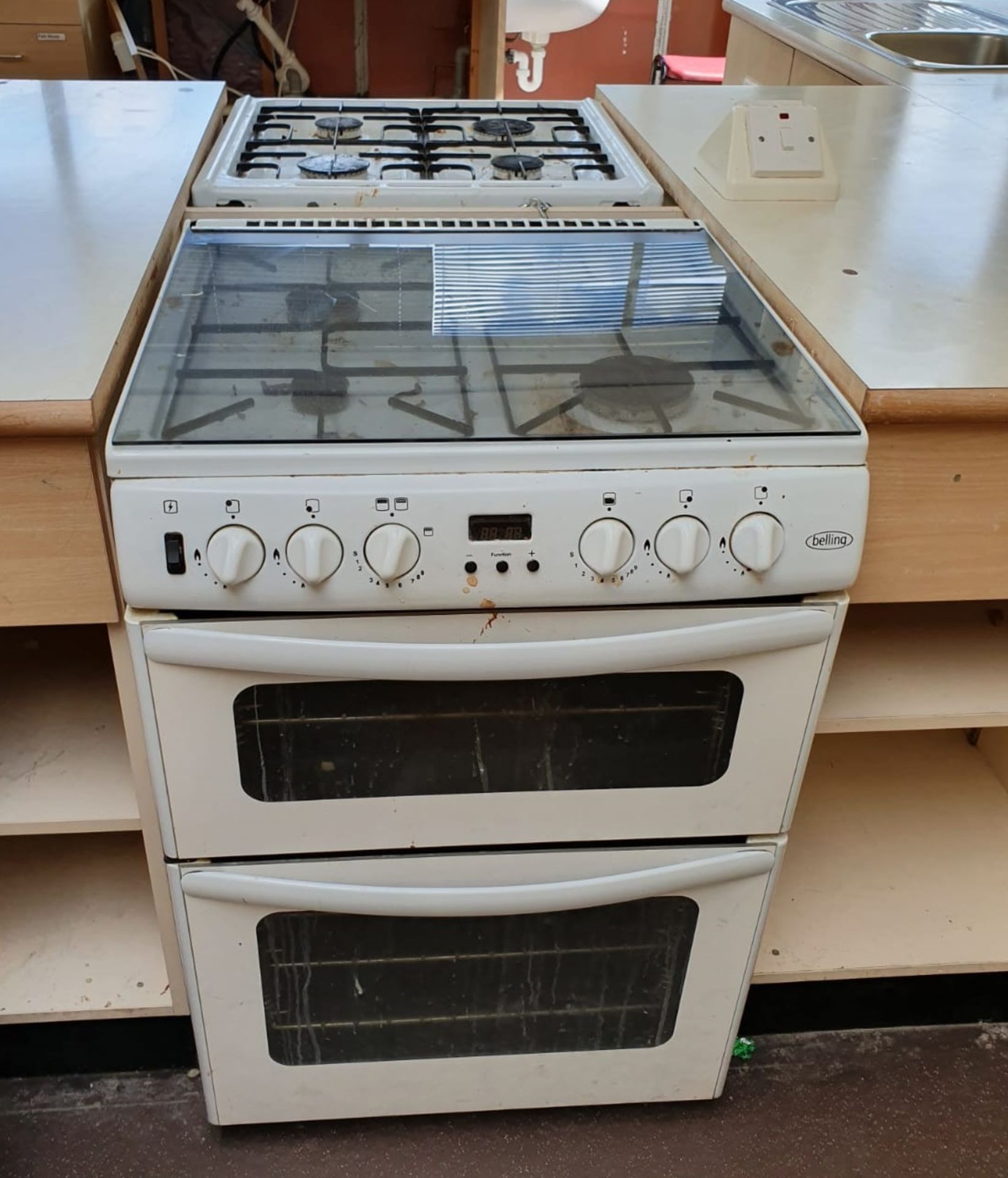 7 x Assorted Cookers By Hotpoint, Belling, Indesit etc - Previously Used For Educational - Image 4 of 7