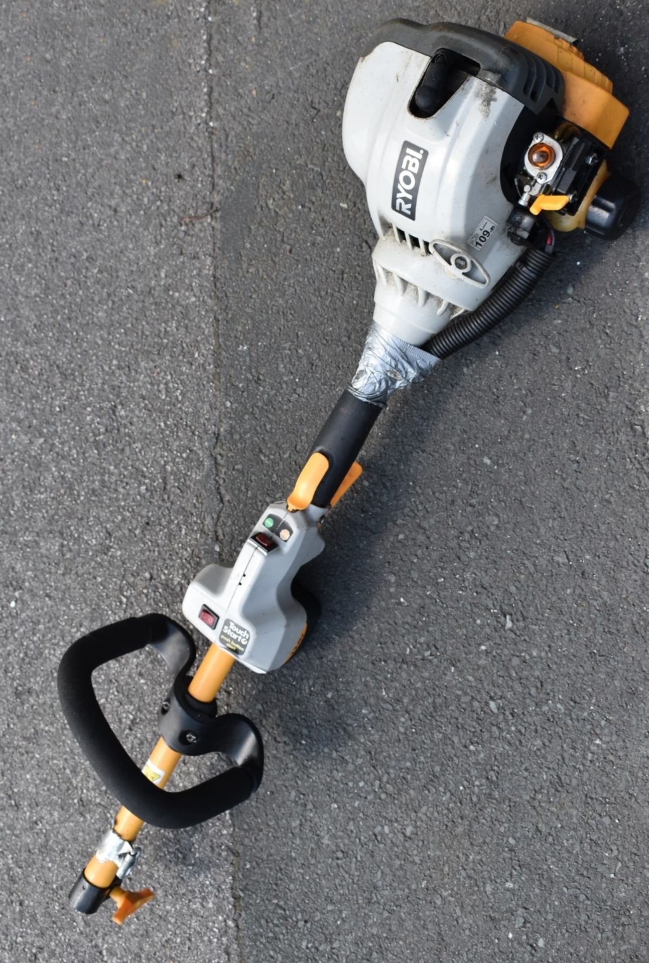 1 x Ryobi RLT30CET Push Start Petrol Hedge Trimmer Ref VM120 B2 - CL409 - Location: Wakefield WF16