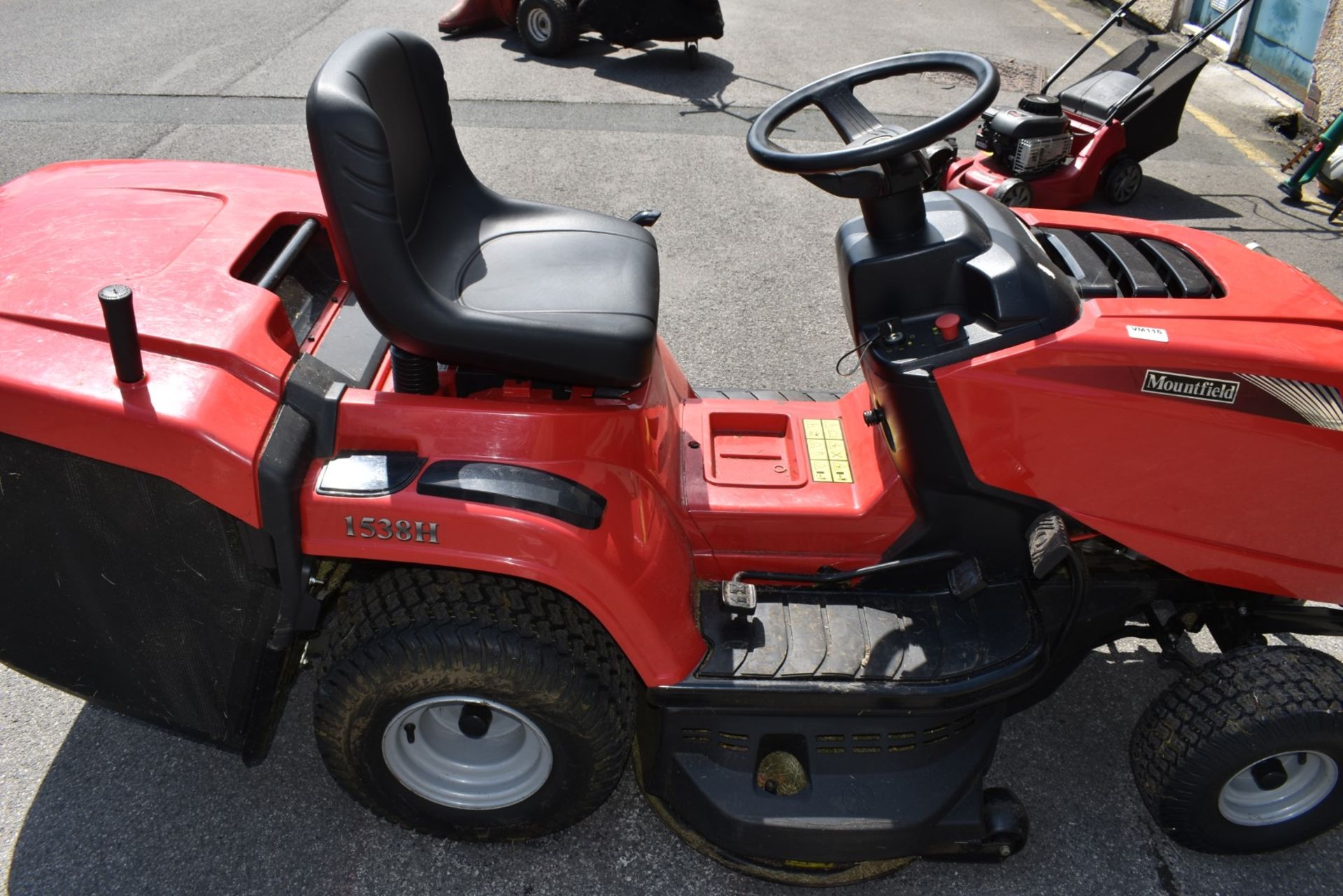 1 x Mountfield 1538H Hydrostatic Ride On Lawnmower - Ref VM116 B2 - CL409 - Location: Wakefield WF16 - Image 7 of 10