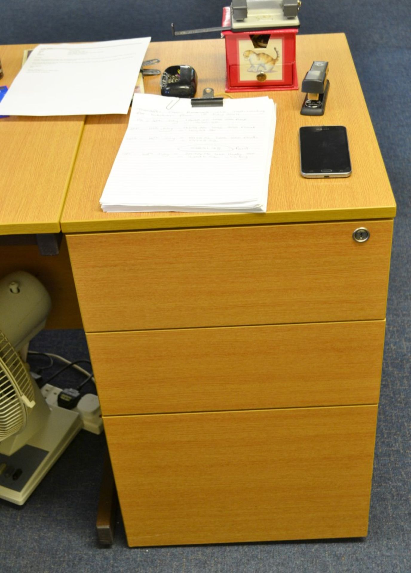 1 x Large Office Desk Set Finished In Beech - Ref: VM519, 521/Main Landing B1 - CL409 - Location: - Image 4 of 10